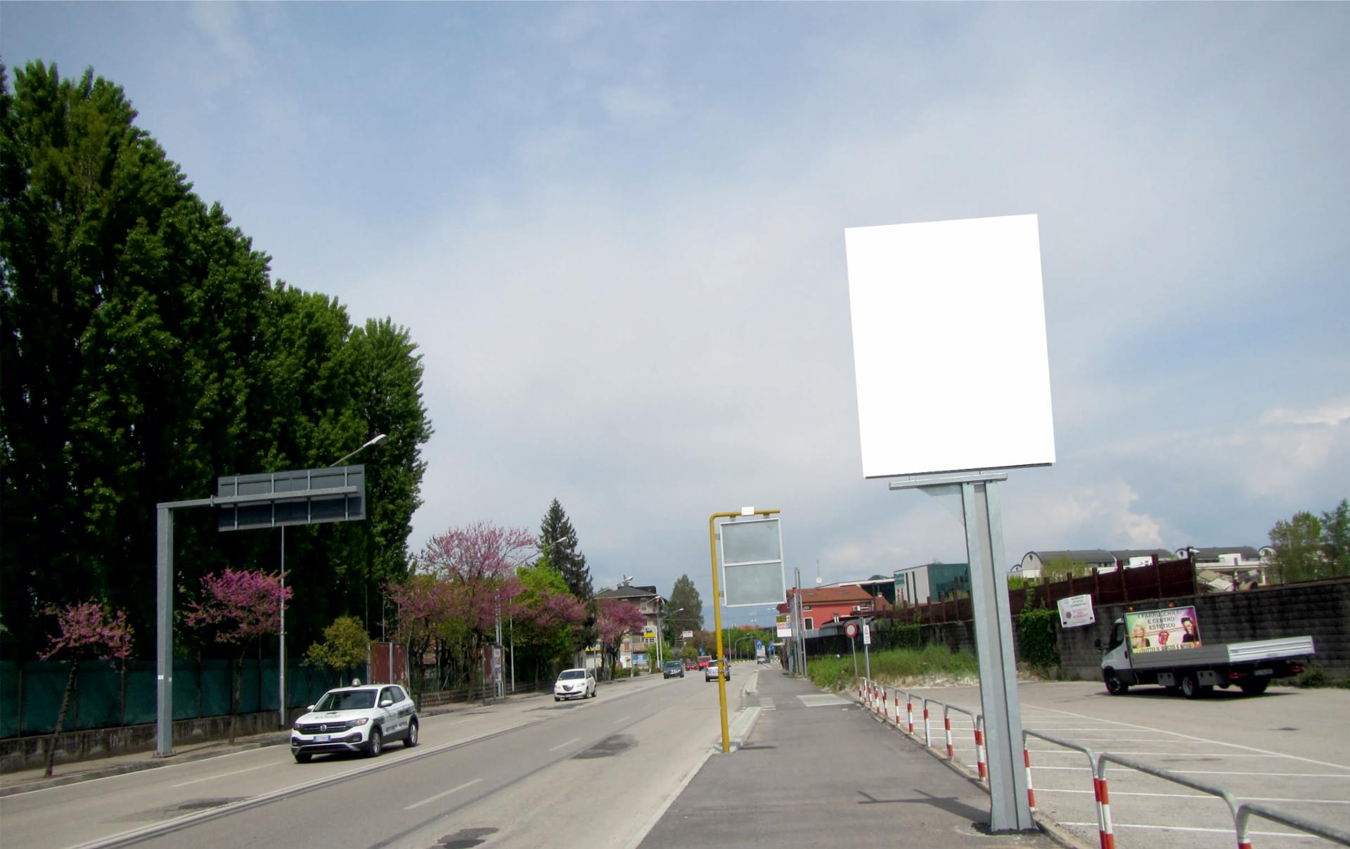 Impianto CARTELLONISTICA a Vicenza, in zona Pizza Mix