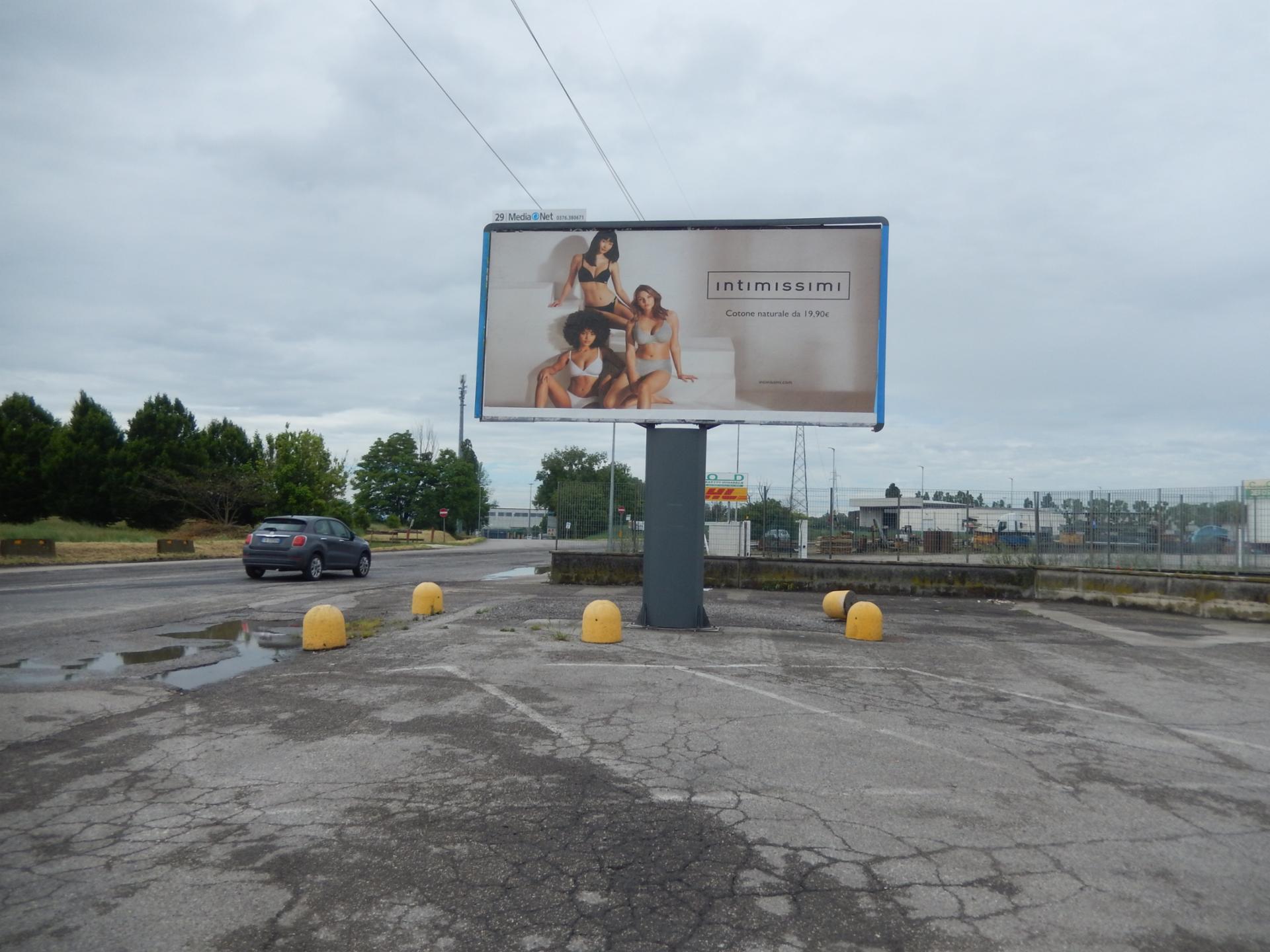 Impianto 6 X 3 a Mantova, in zona Mantova Residence