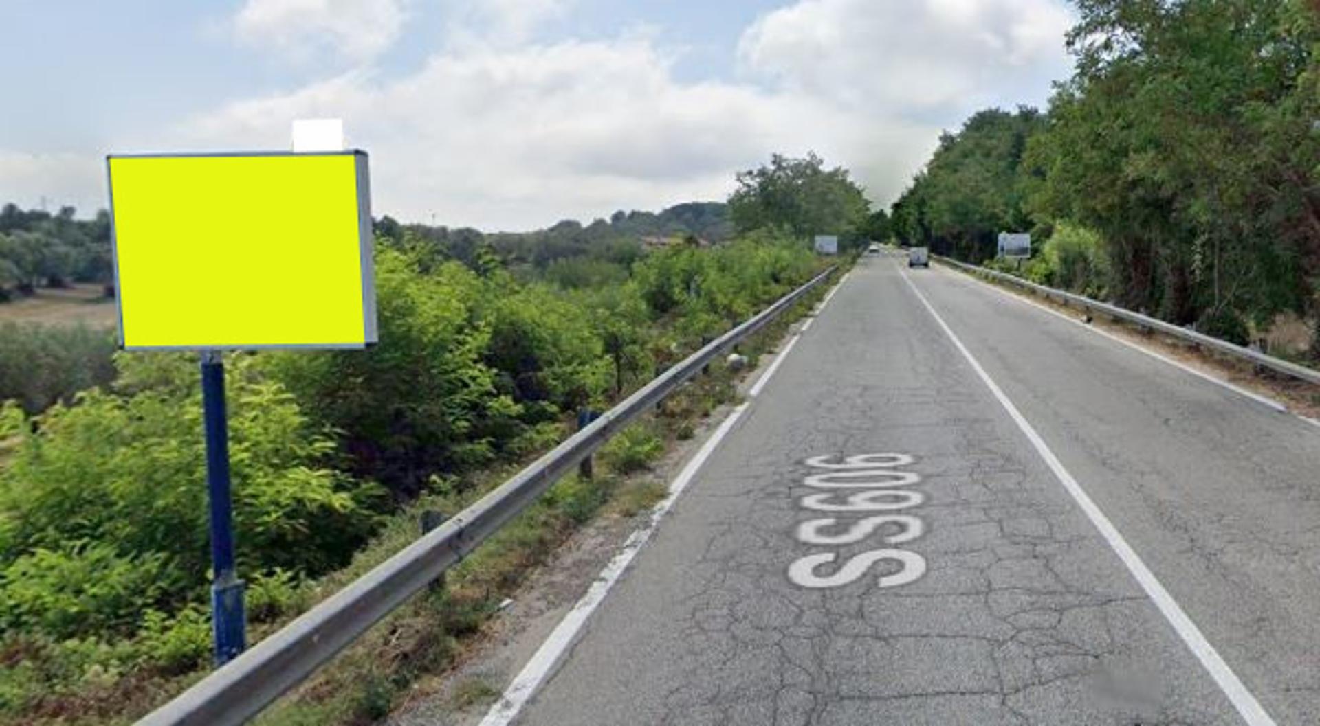 Impianto CARTELLONISTICA a Sant'Onofrio, in zona Q8 Easy