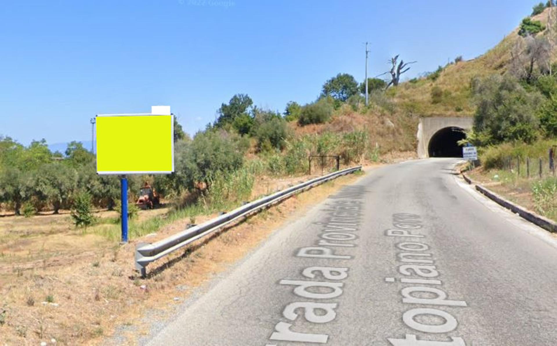 Impianto CARTELLONISTICA a Tropea, in zona EuroSpin