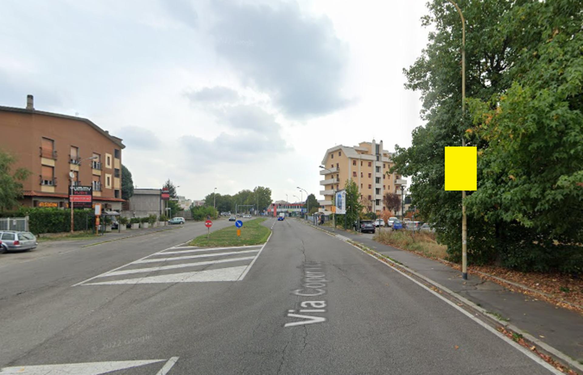 Impianto POLE MEDIA a Cinisello Balsamo, in zona OVS