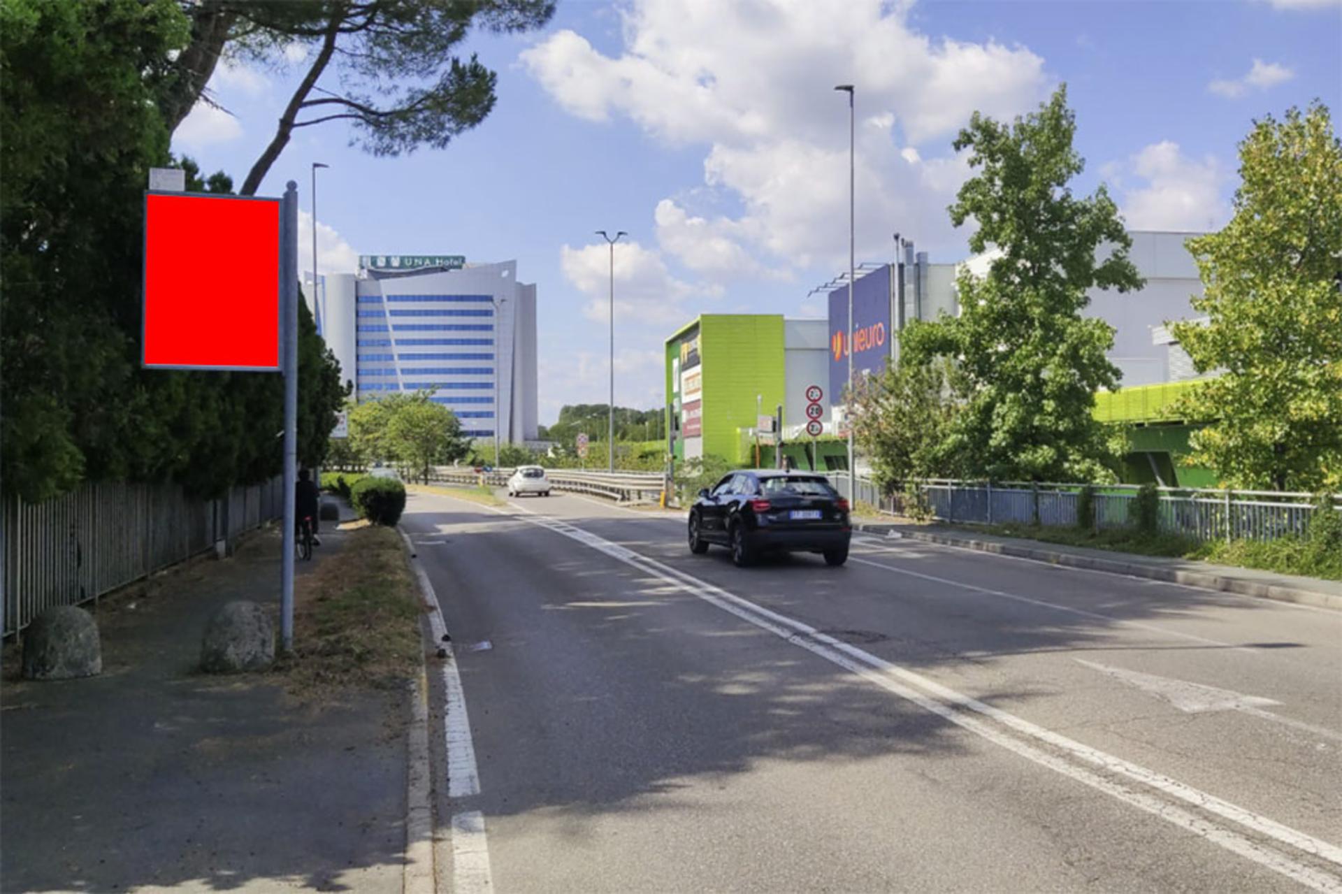 Impianto CARTELLONISTICA a Cerro Maggiore, in zona Bowling Space - Cerro Maggiore