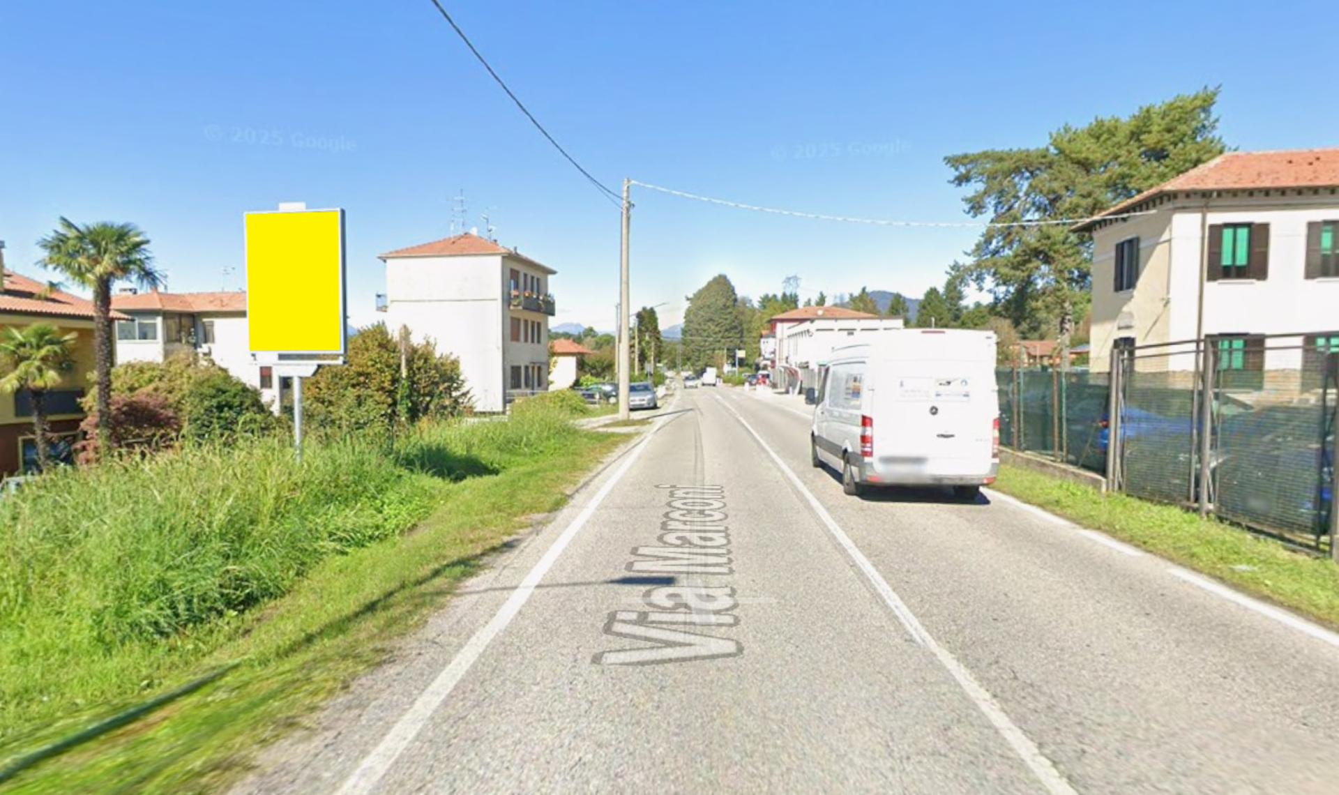 Impianto CARTELLONISTICA a Bardello con Malgesso e Bregano, in zona New Fashion