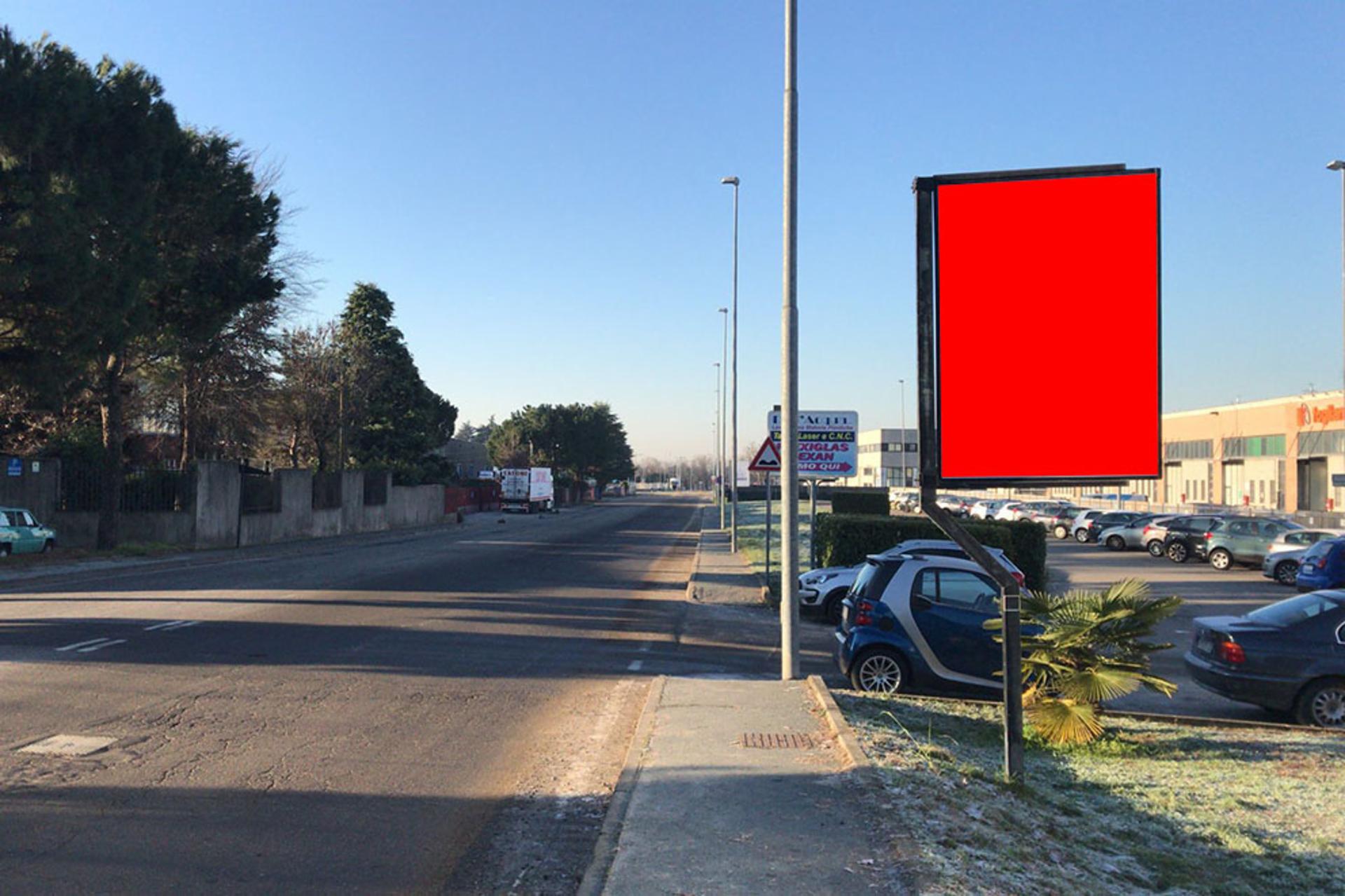 Impianto CARTELLONISTICA a San Vittore Olona, in zona McDonald's
