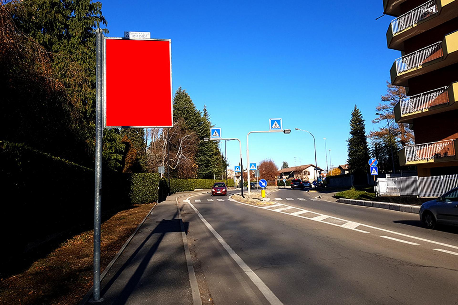 Impianto CARTELLONISTICA a Somma Lombardo, in zona In's Mercato