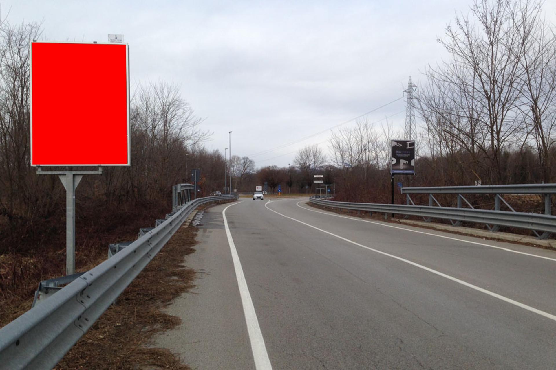 Impianto CARTELLONISTICA a Borgomanero, in zona Ipercoop