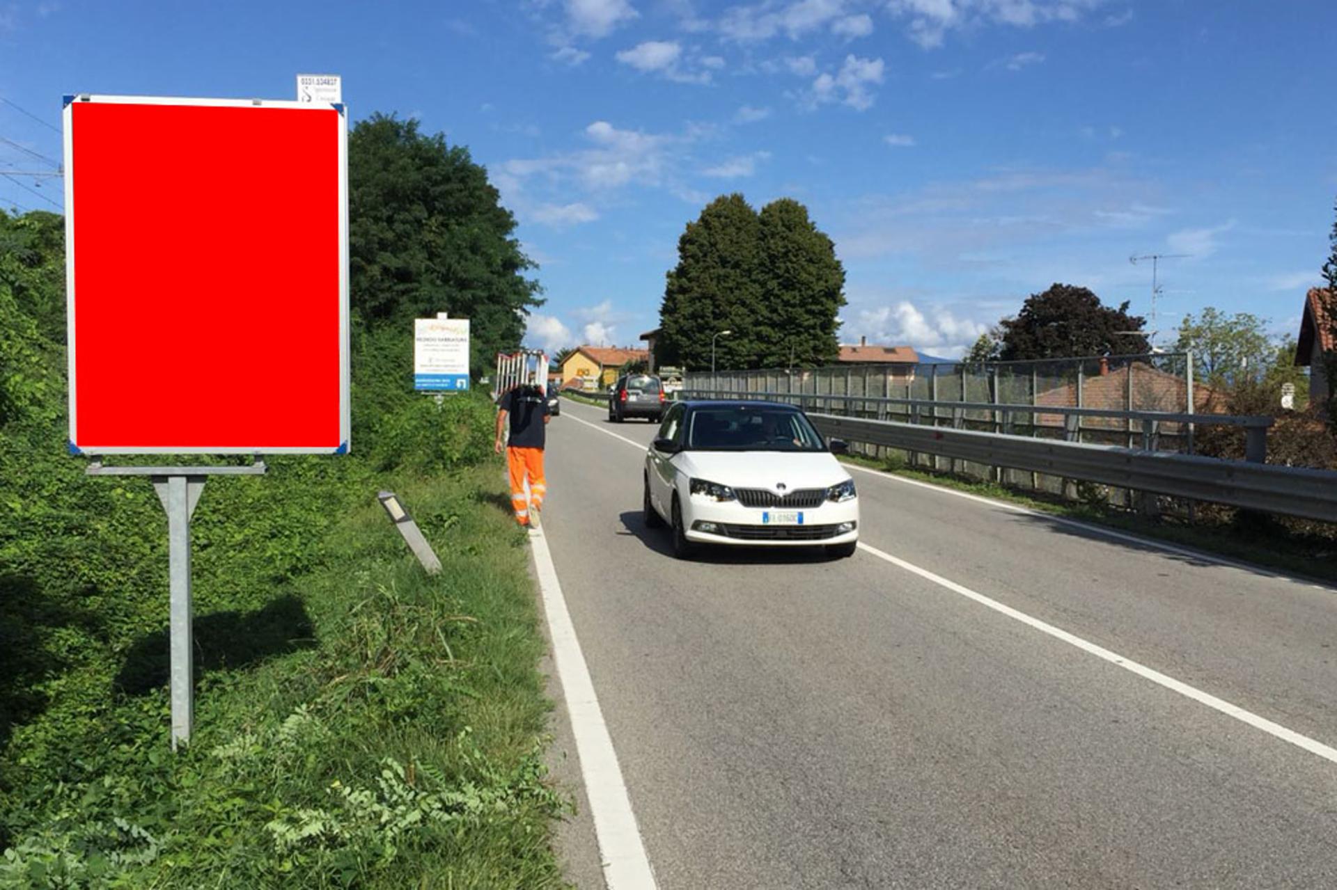 Impianto CARTELLONISTICA a Borgo Ticino, in zona Bar Centrale