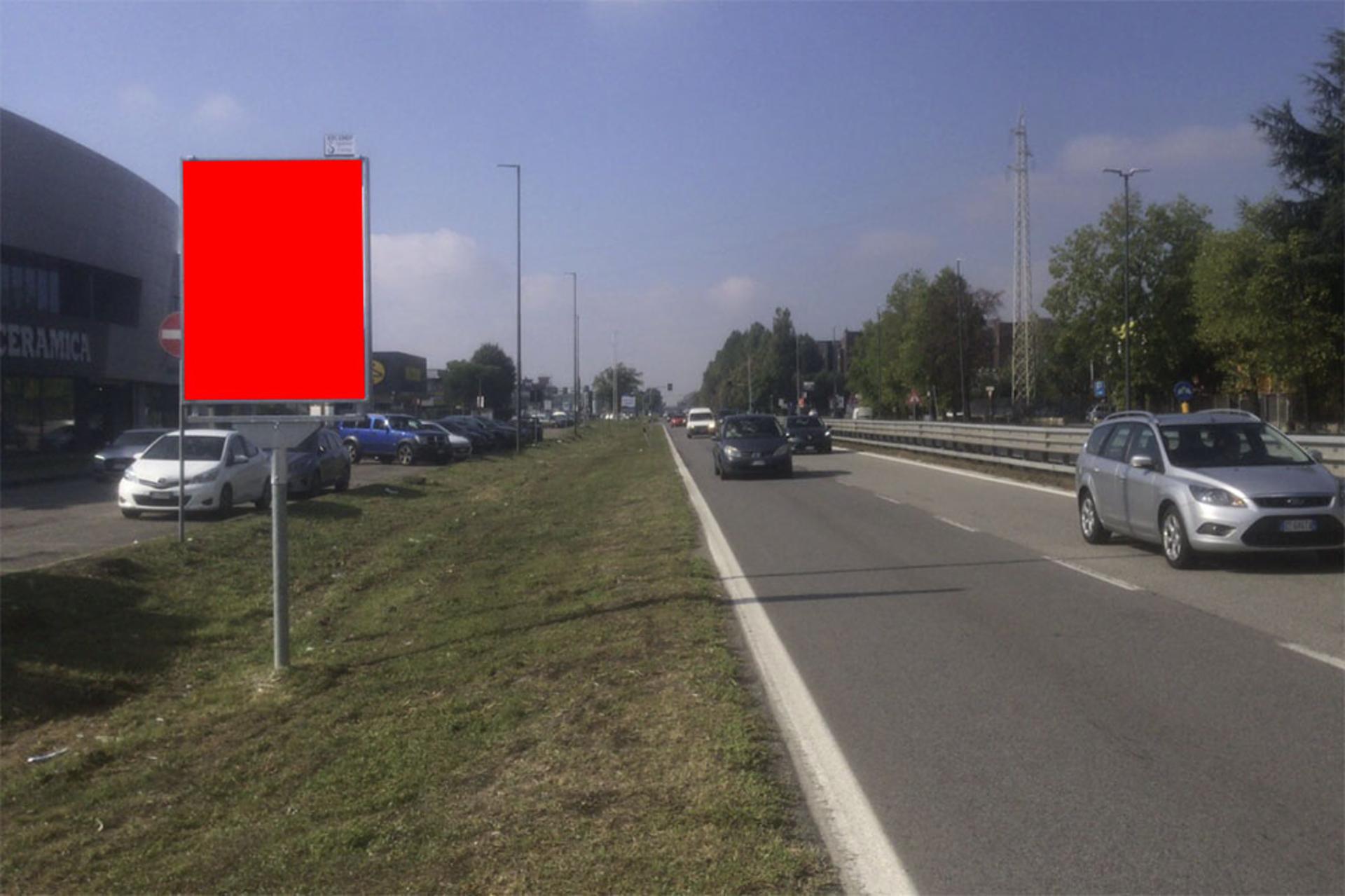 Impianto CARTELLONISTICA a Corsico, in zona Iperceramica
