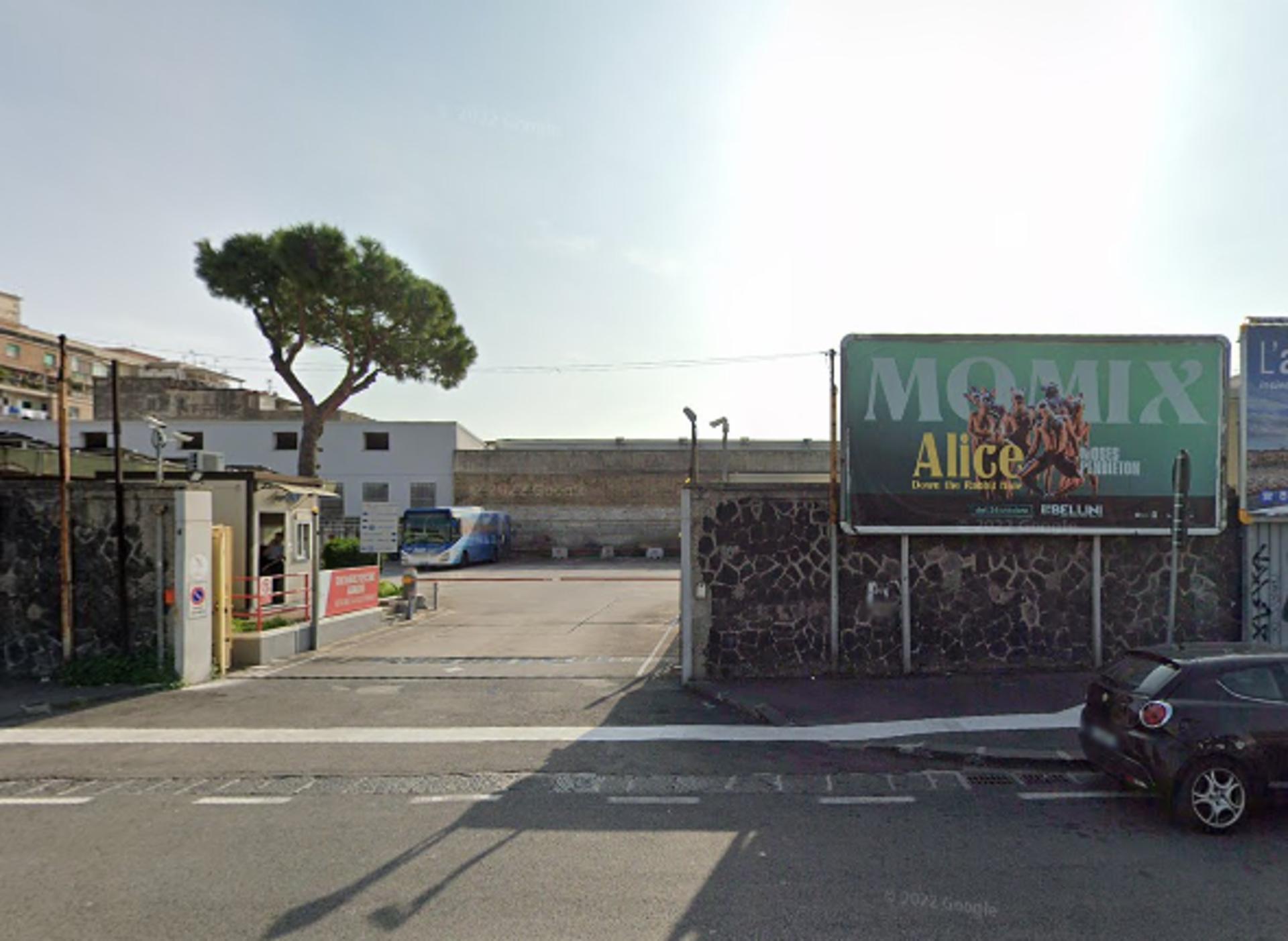 Impianto 6 X 3 a Napoli, in zona Mix Markt