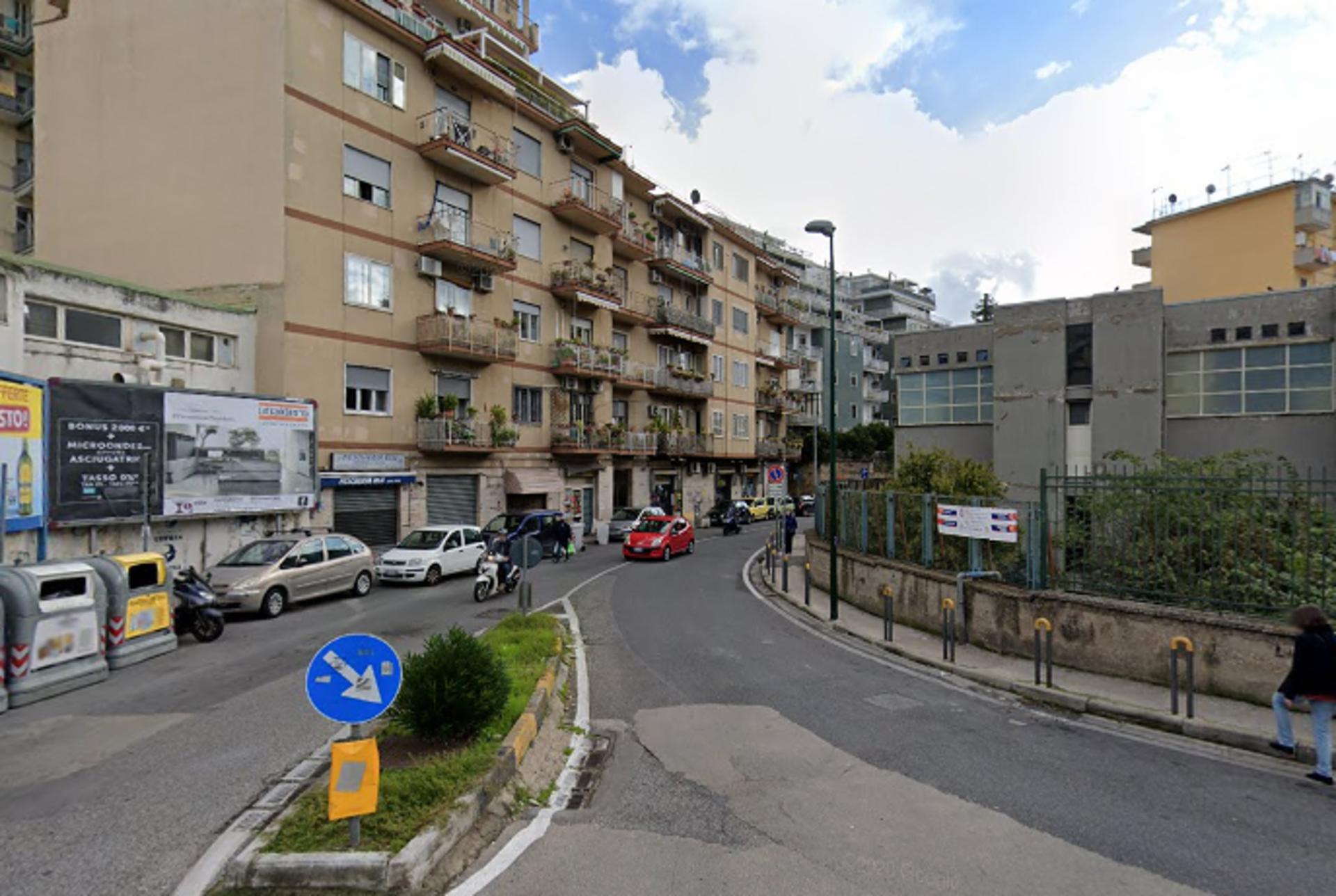 Impianto 6 X 3 a Napoli, in zona Pizzeria Mastromatteo