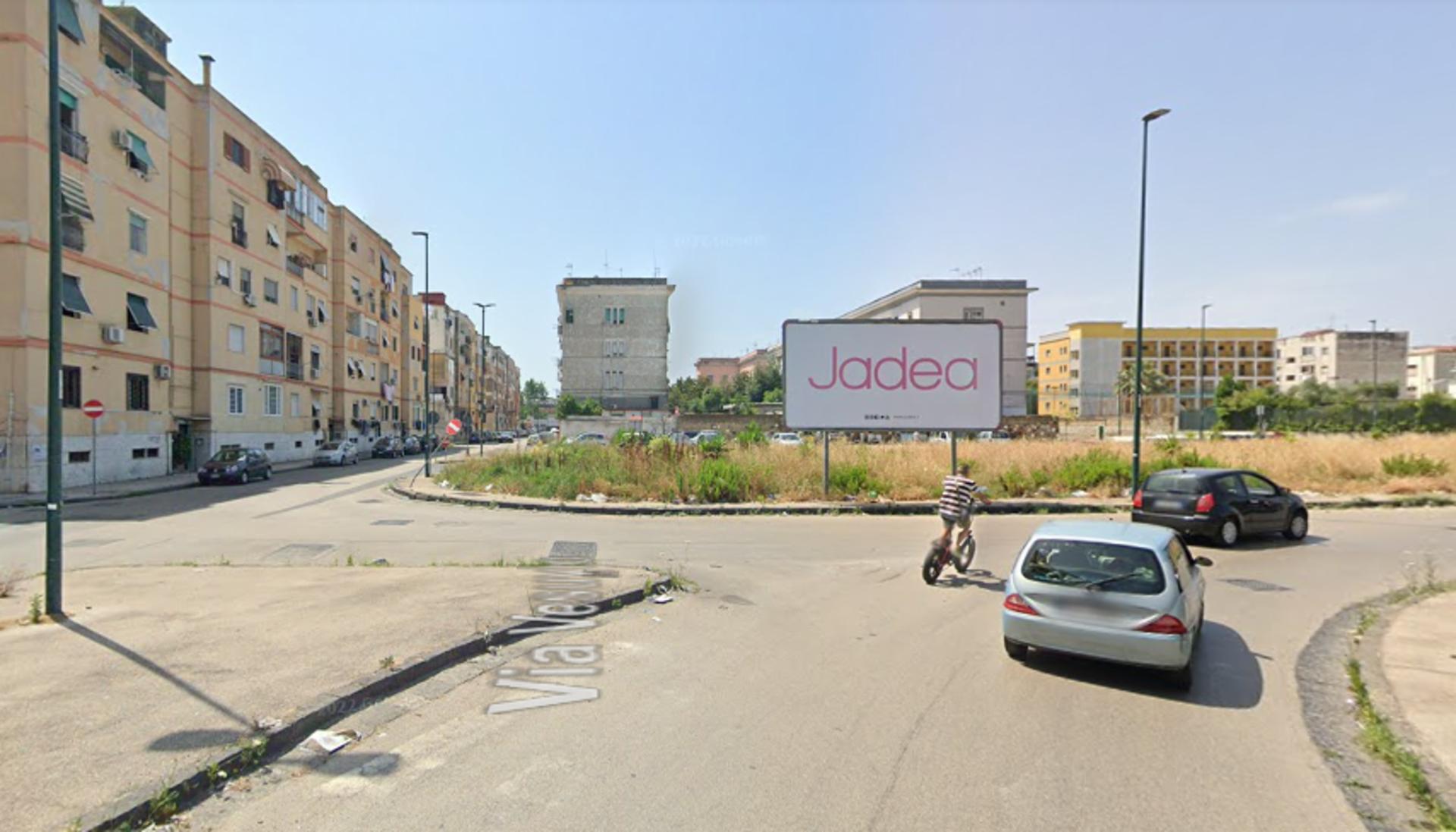 Impianto 6 X 3 a Napoli, in zona Leone