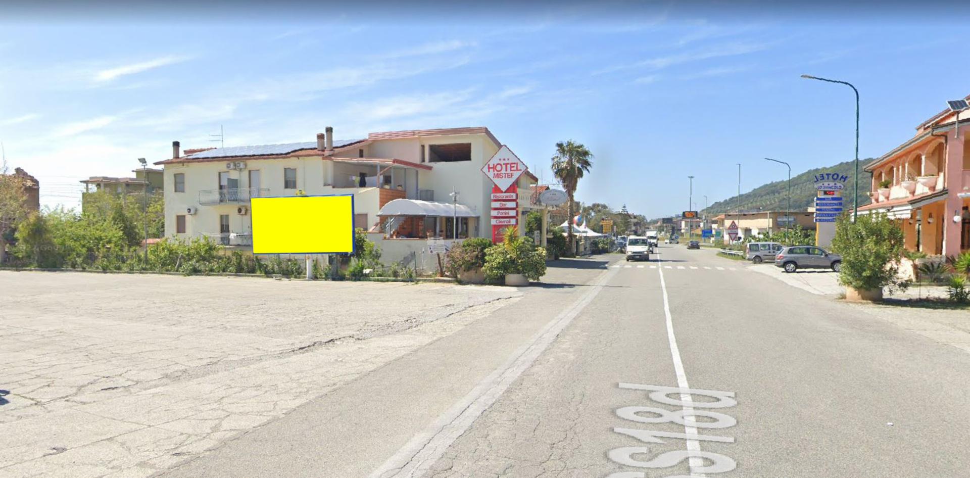 Impianto 6 X 3 a Falerna, in zona Hotel Club Eurolido