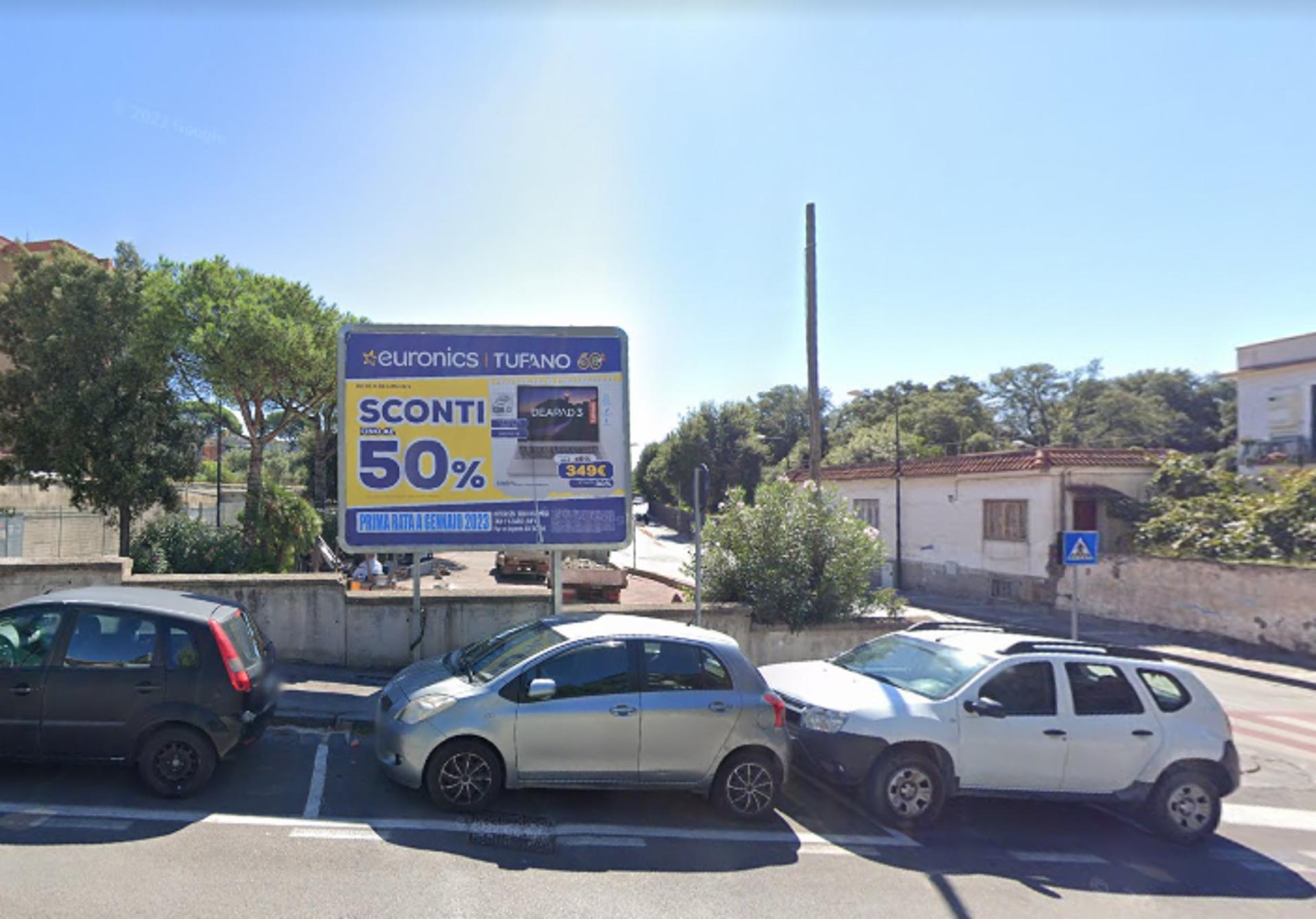 Impianto POSTER a Portici, in zona Villa La Colombaia