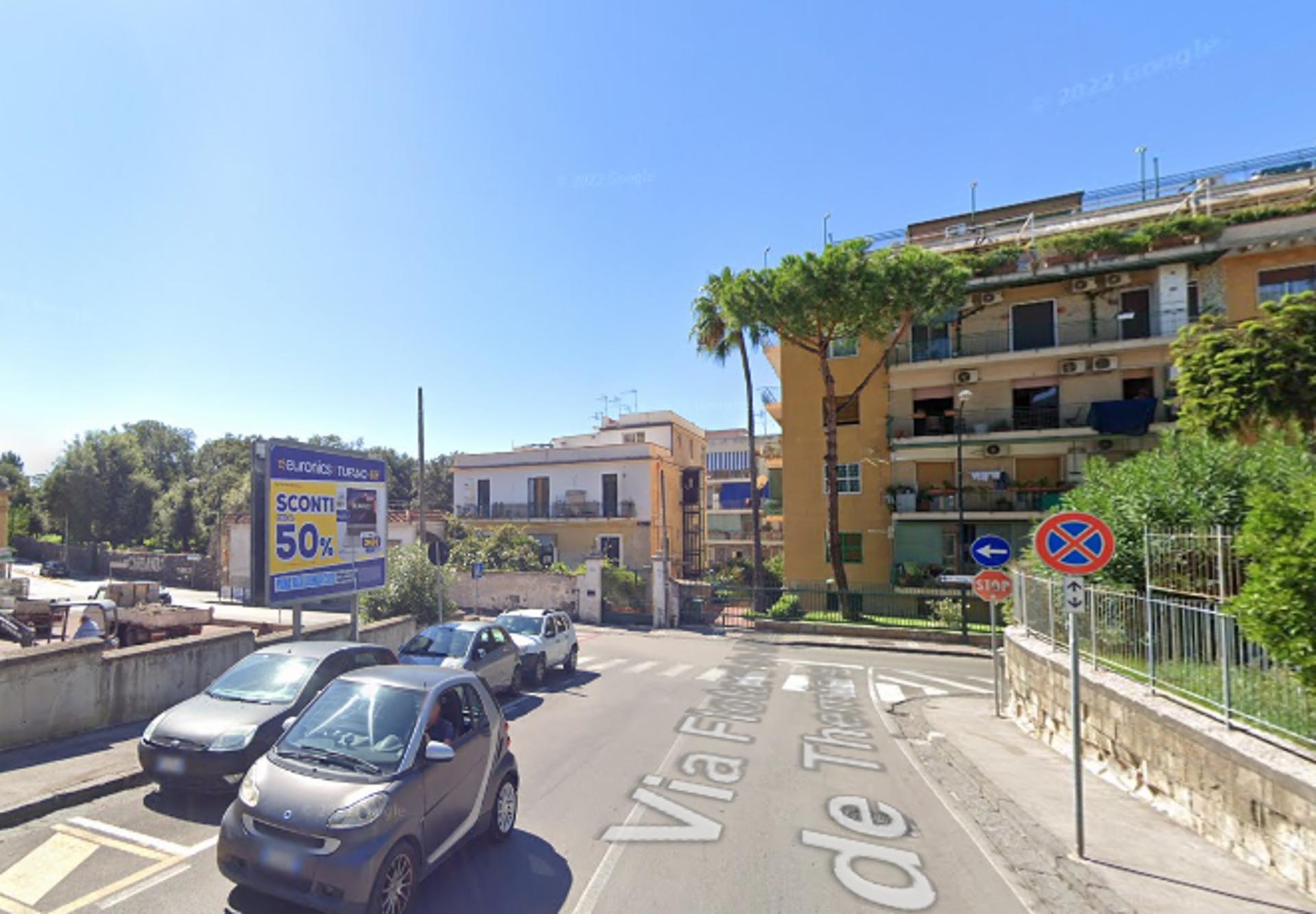 Impianto POSTER a Portici, in zona Villa La Colombaia