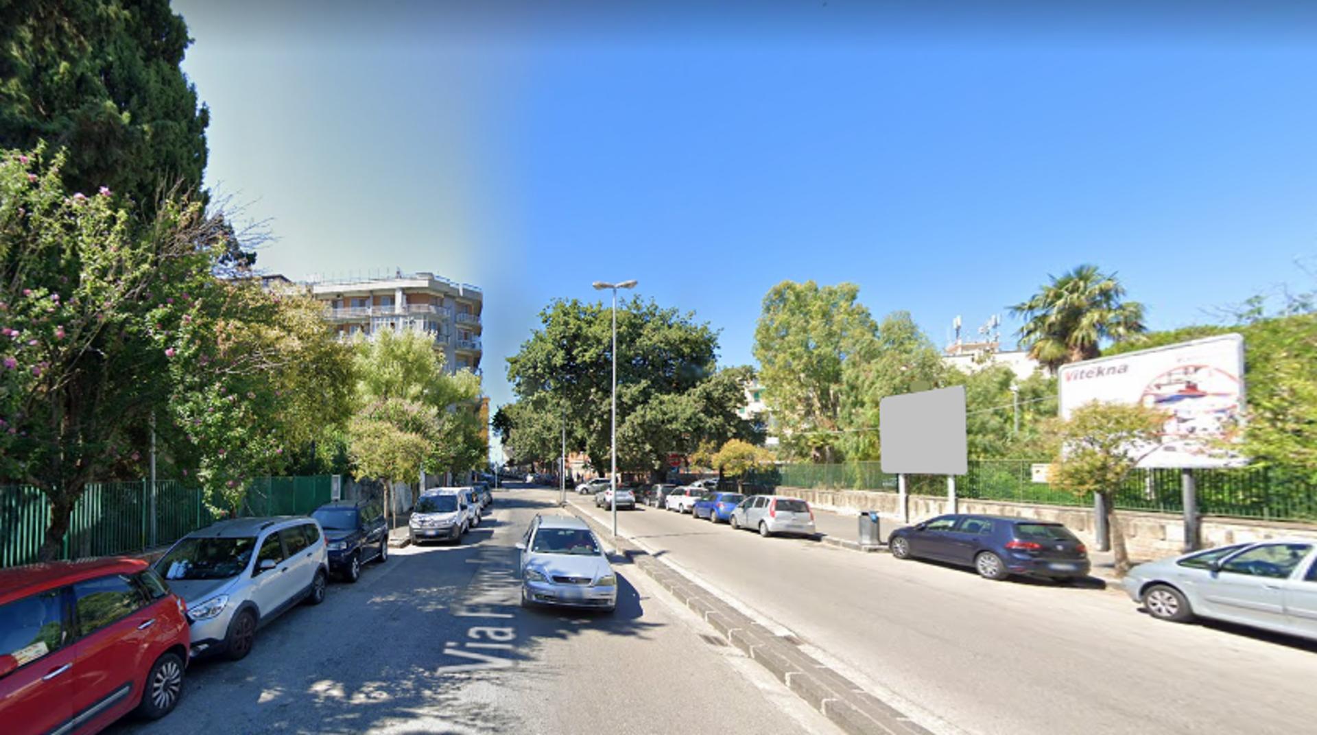 Impianto POSTER a Salerno, in zona Rosticceria Trento
