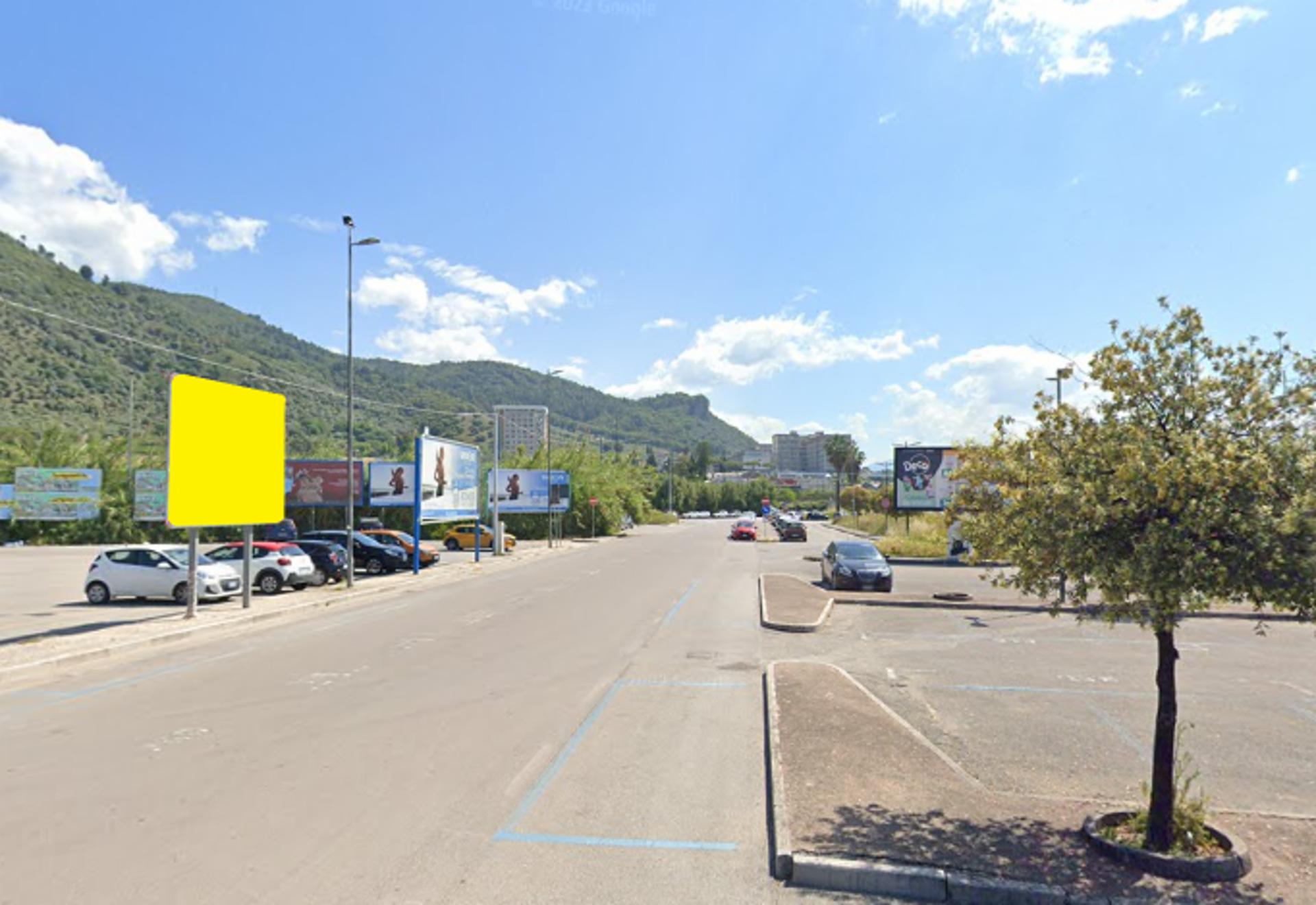 Impianto POSTER a Salerno, in zona EuroSpin