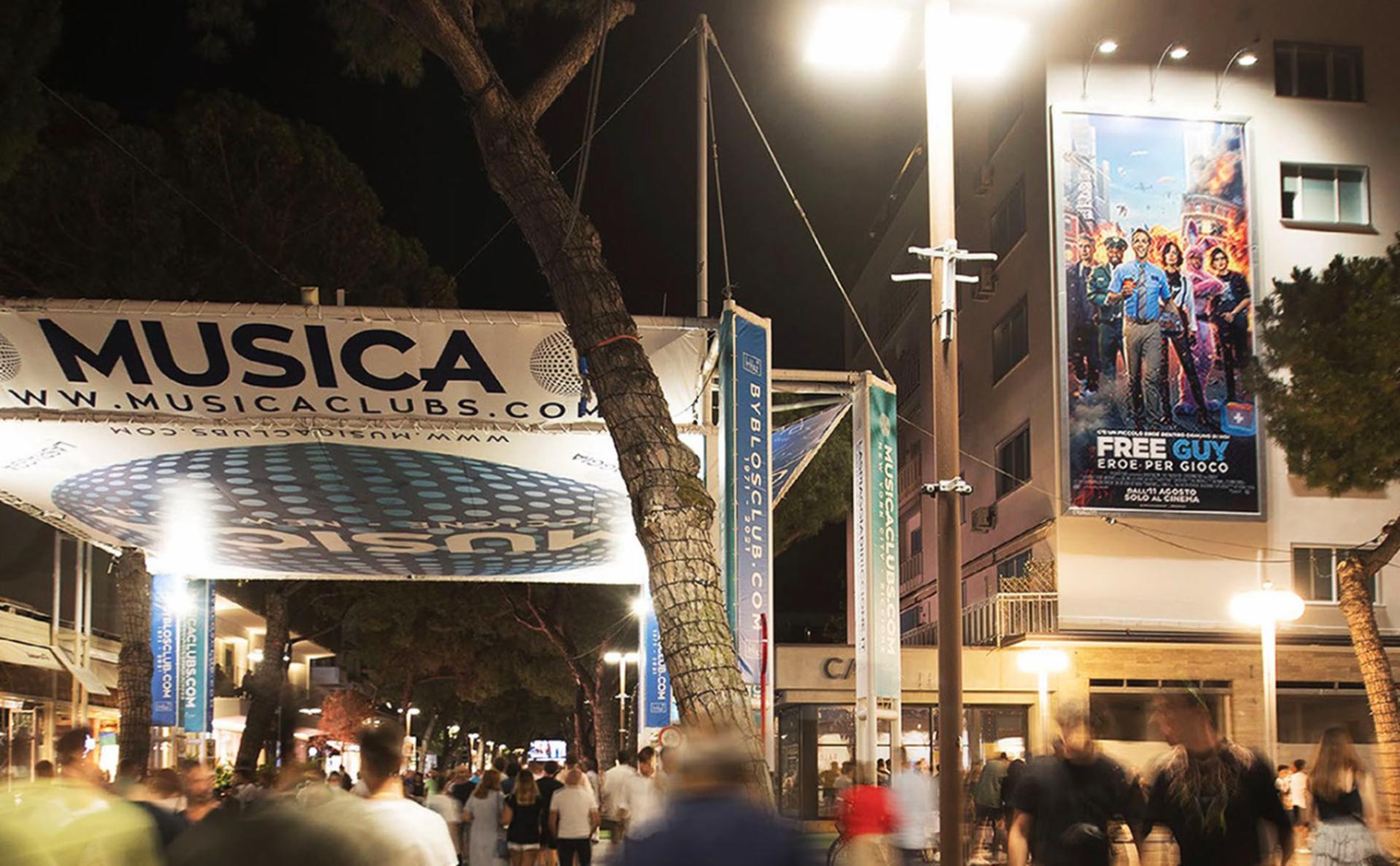 Impianto MAXI AFFISSIONE a Riccione, in zona Pop Up