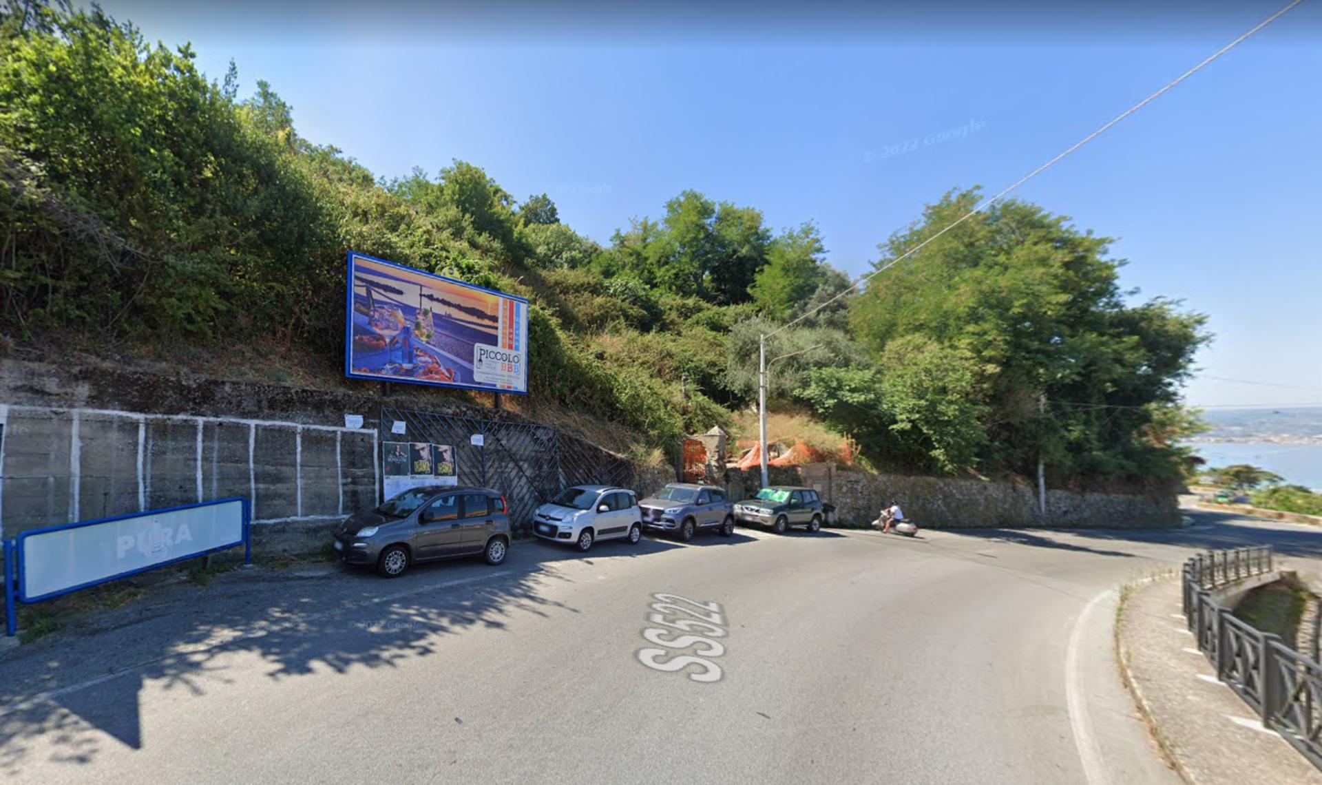 Impianto 6 X 3 a Pizzo, in zona Porto Antico