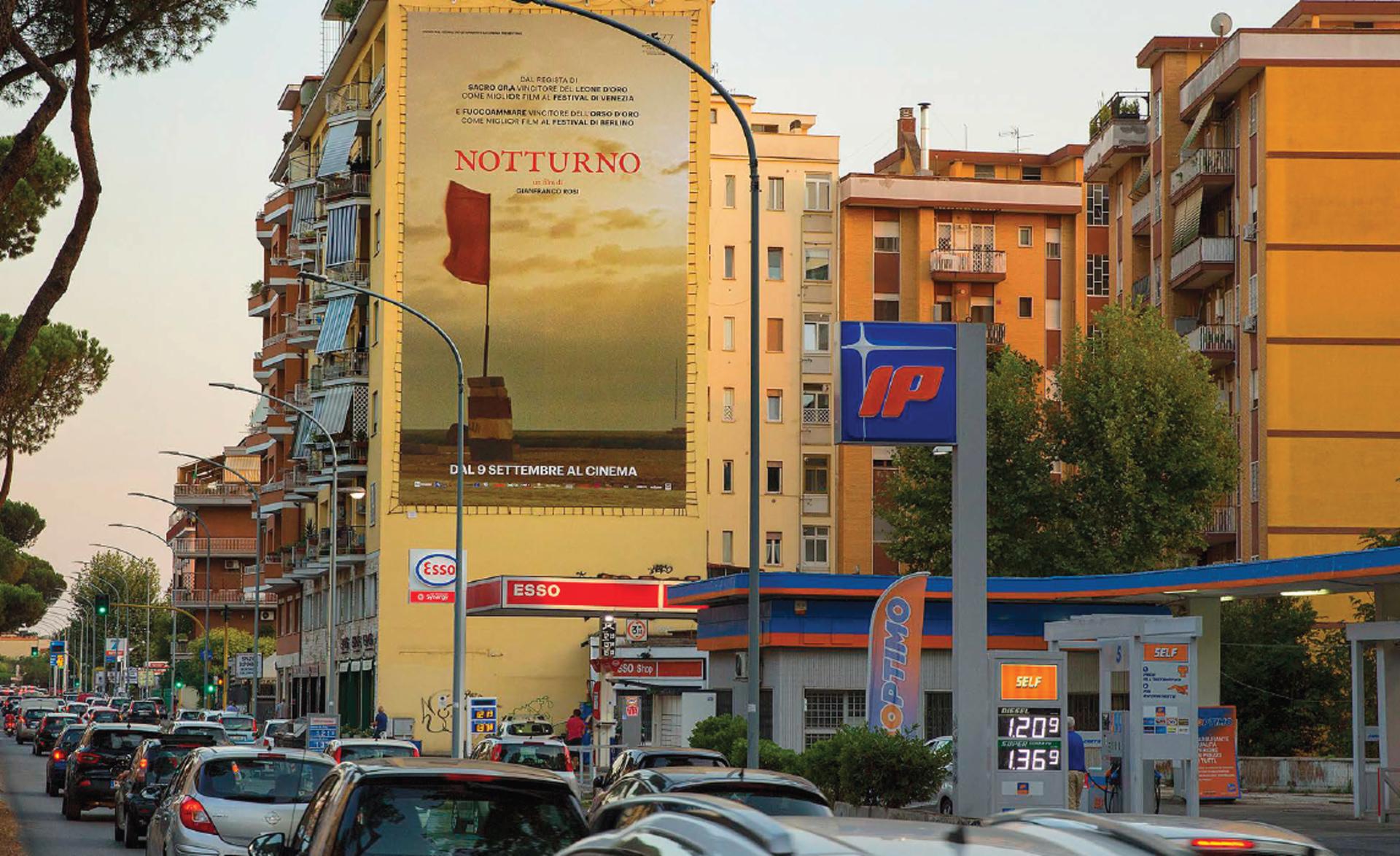 Impianto MAXI AFFISSIONE a Roma, in zona Compro Oro