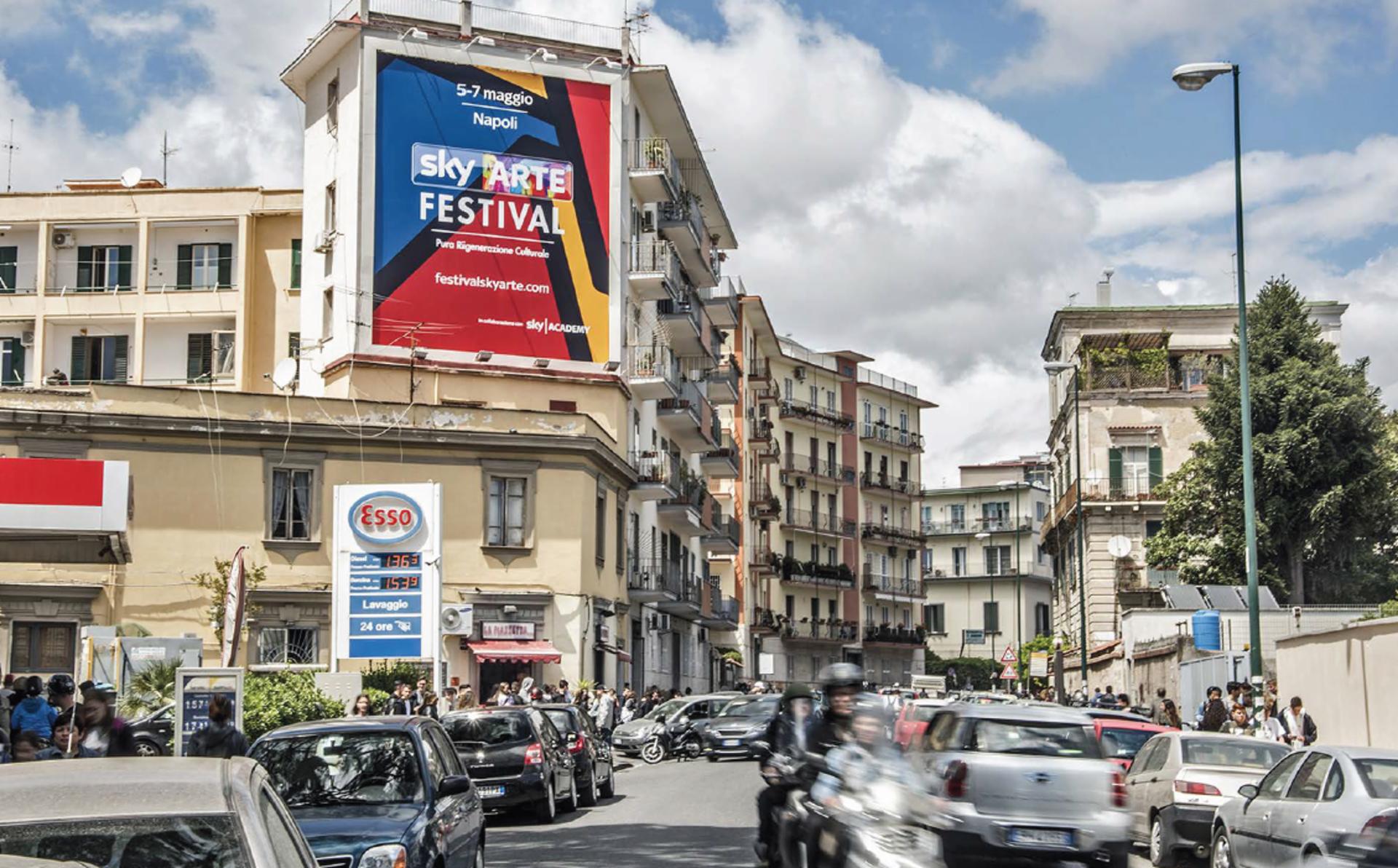 Impianto MAXI AFFISSIONE a Napoli, in zona Teatro di Villa Patrizi