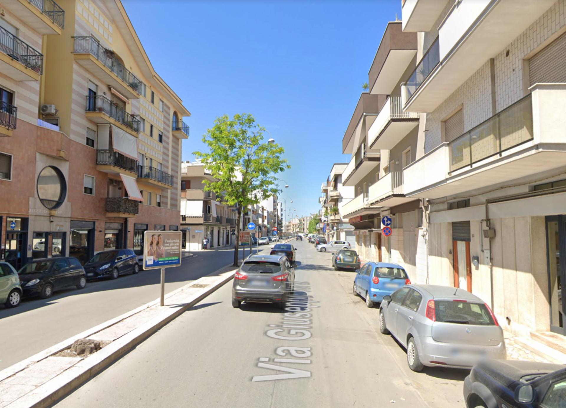 Impianto CARTELLONISTICA a Andria, in zona Reset calzature