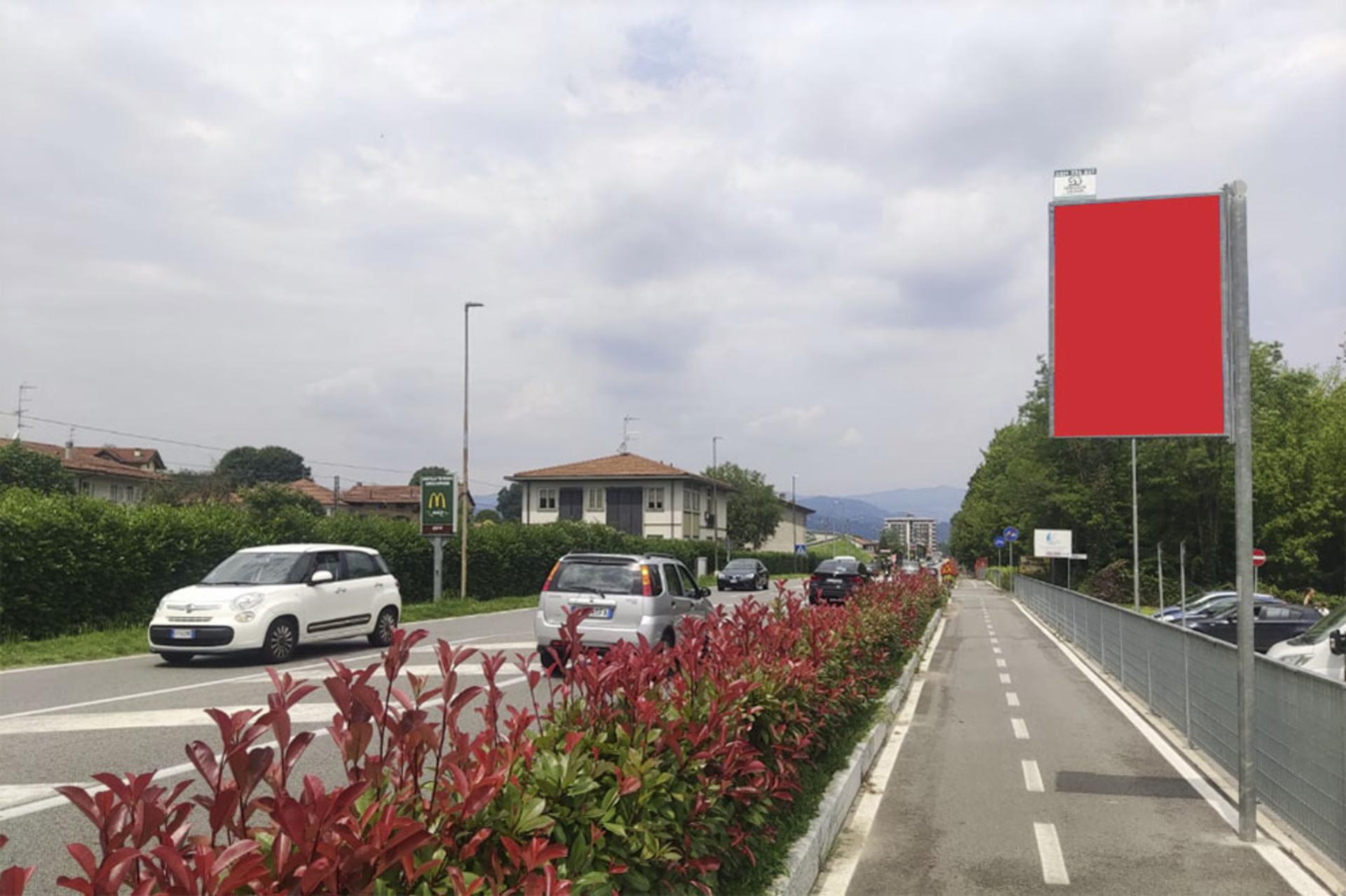 Impianto CARTELLONISTICA a Dormelletto, in zona Burger King