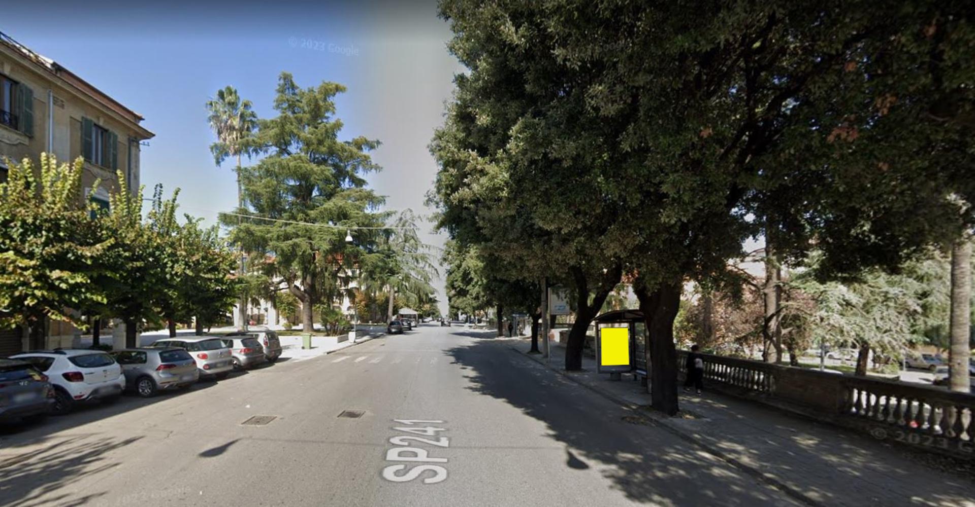Impianto PENSILINA a Cosenza, in zona Eté Supermarket