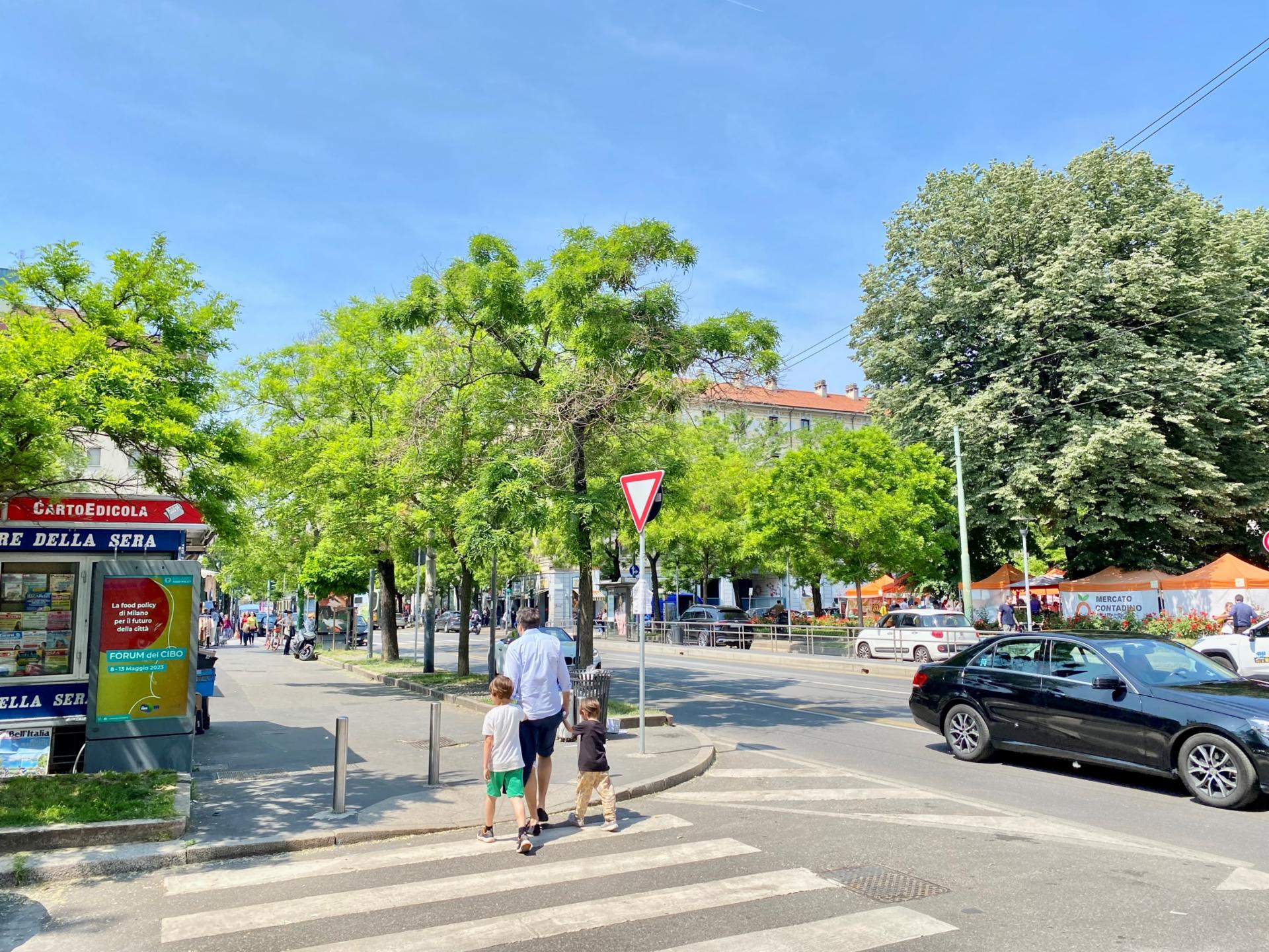 Impianto TOTEM DIGITALE a Milano, in zona Ascot