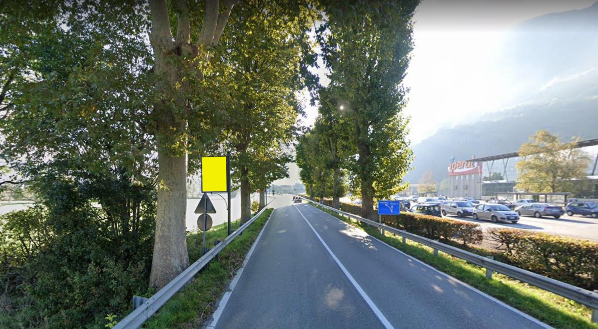 Impianto CARTELLONISTICA a Rogolo, in zona Iperal Mobili
