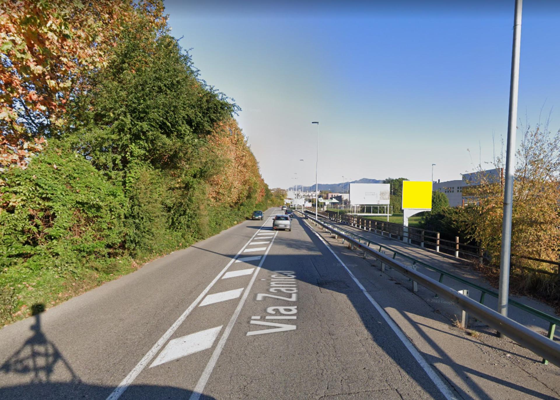 Impianto CARTELLONISTICA a Bergamo, in zona Roadhouse Grill