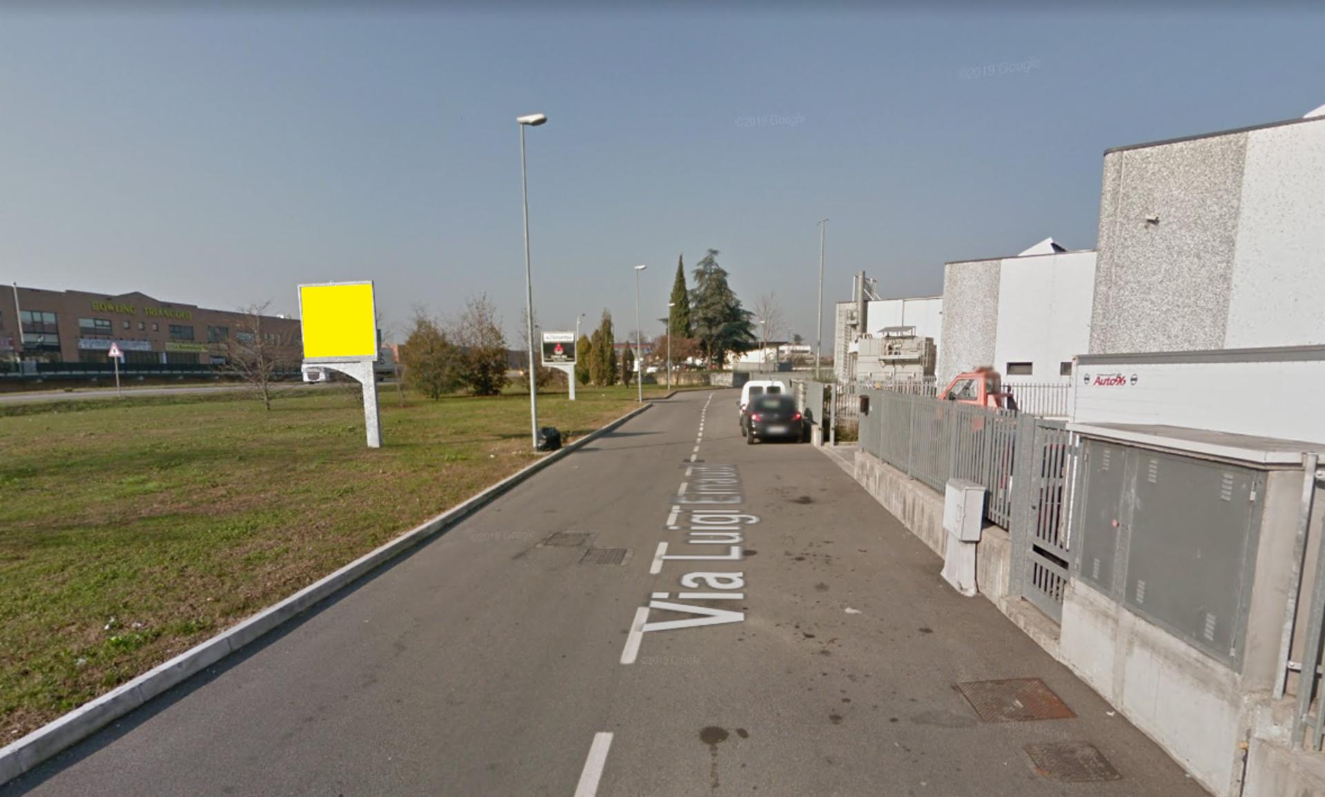 Impianto CARTELLONISTICA a Calcinate, in zona Pollicino