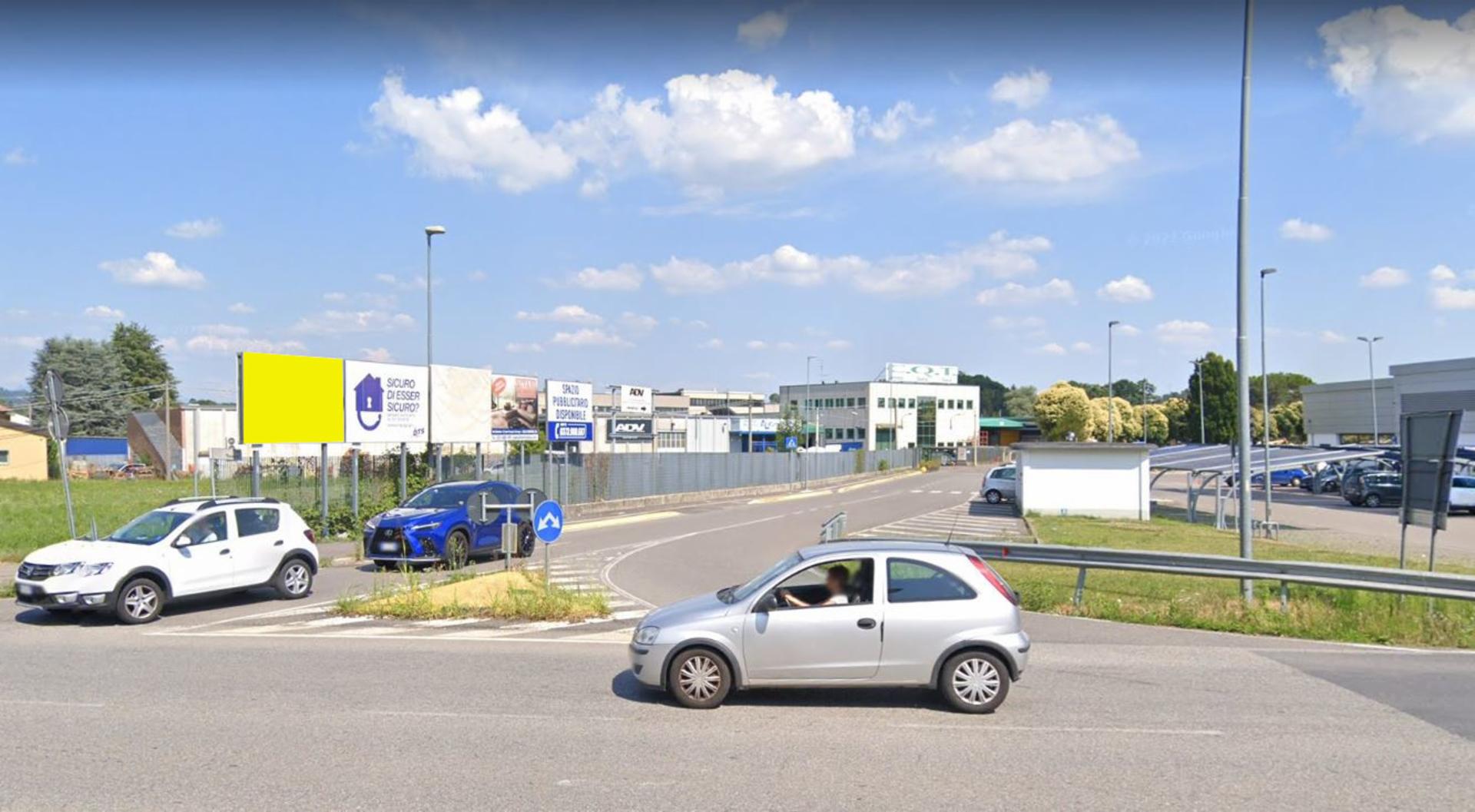 Impianto CARTELLONISTICA a Fino Mornasco, in zona Luglio Portichettese