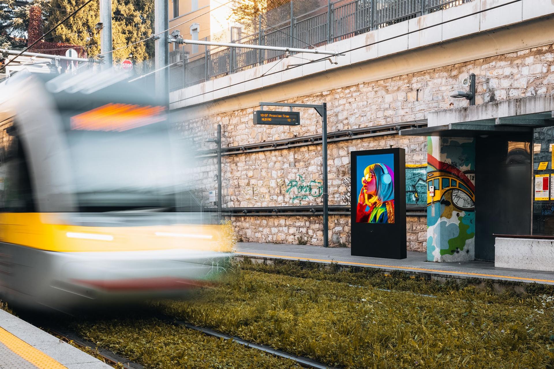 Impianto TOTEM DIGITALE a Bergamo, in zona Alba Moda