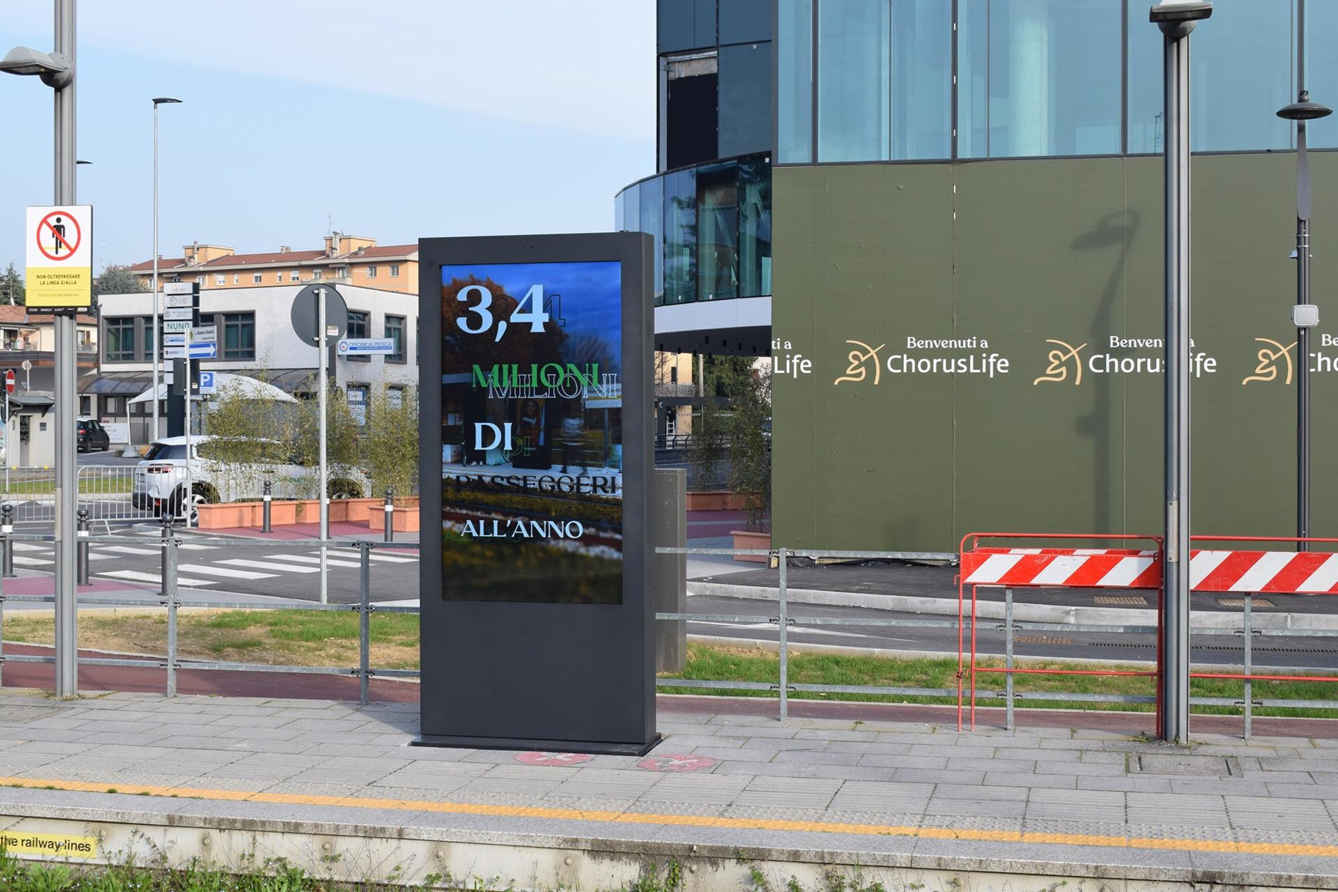 Impianto TOTEM DIGITALE a Bergamo, in zona La Bottega Alpina