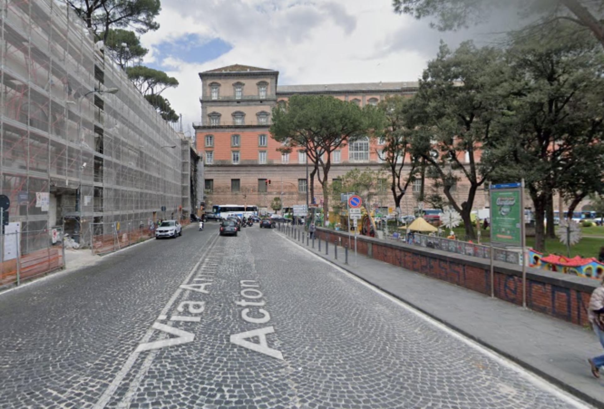 Impianto STENDARDO a Napoli, in zona Fontana dei Leoni