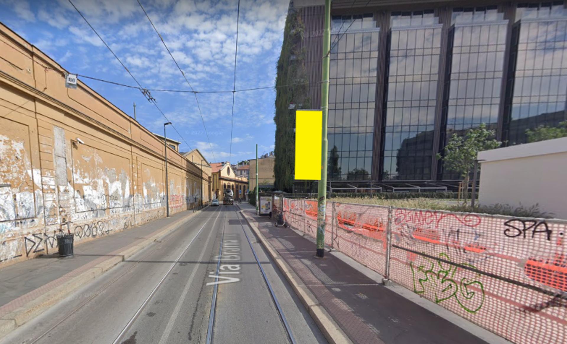 Impianto VERTICAL BANNER a Milano, in zona Chao Hot Pot