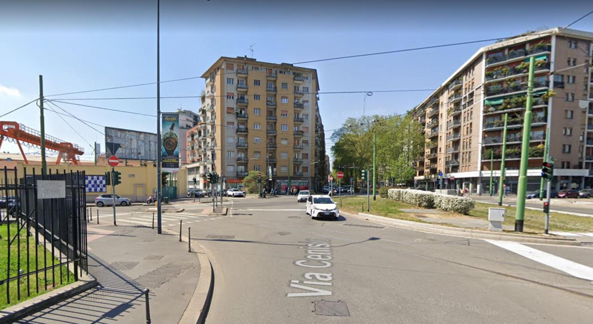 Impianto VERTICAL BANNER a Milano, in zona Barbiere
