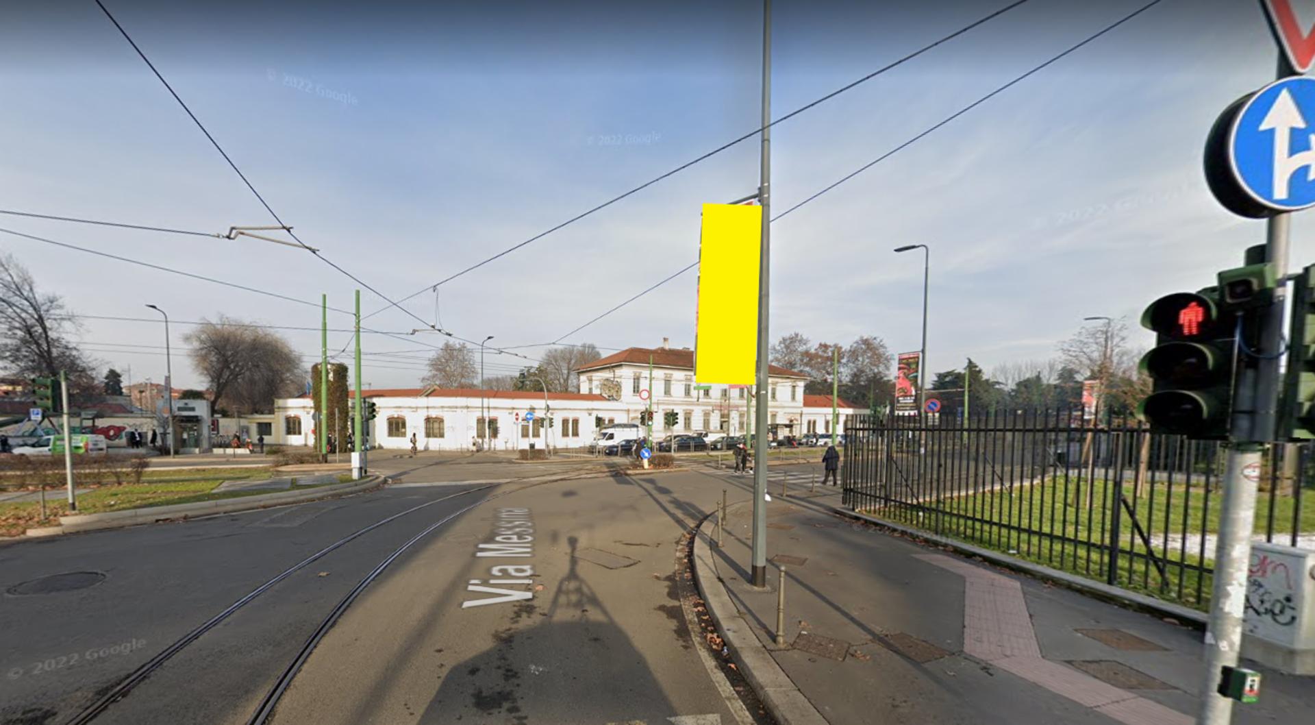 Impianto VERTICAL BANNER a Milano, in zona Barbiere