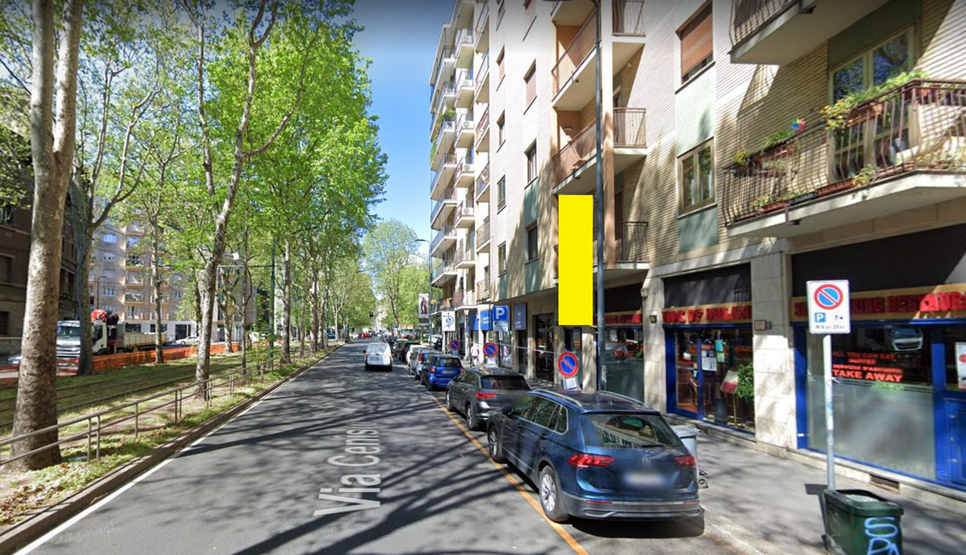 Impianto VERTICAL BANNER a Milano, in zona Wok of Milan