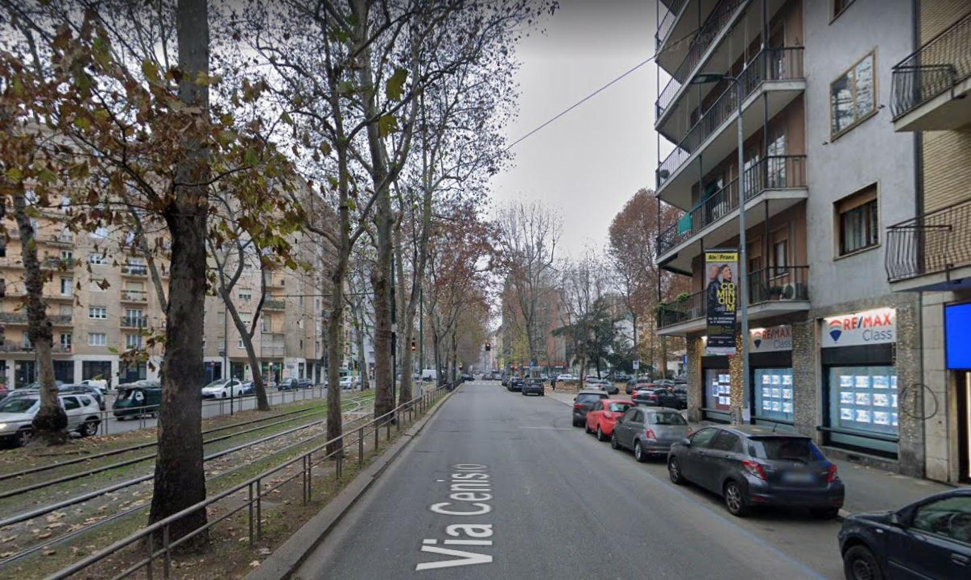 Impianto VERTICAL BANNER a Milano, in zona Wok of Milan