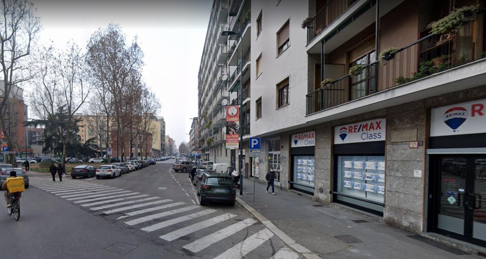 Impianto VERTICAL BANNER a Milano, in zona Quartieri Spagnoli Milano