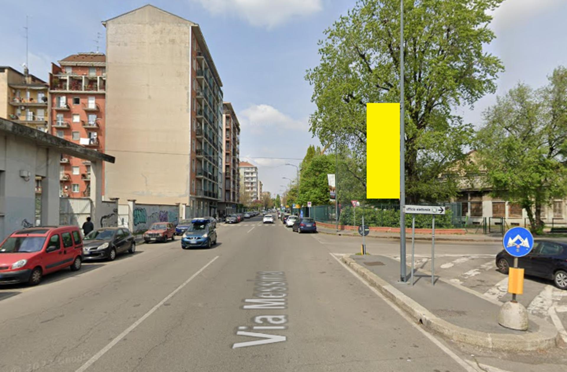 Impianto VERTICAL BANNER a Milano, in zona Osteria dei Poeti