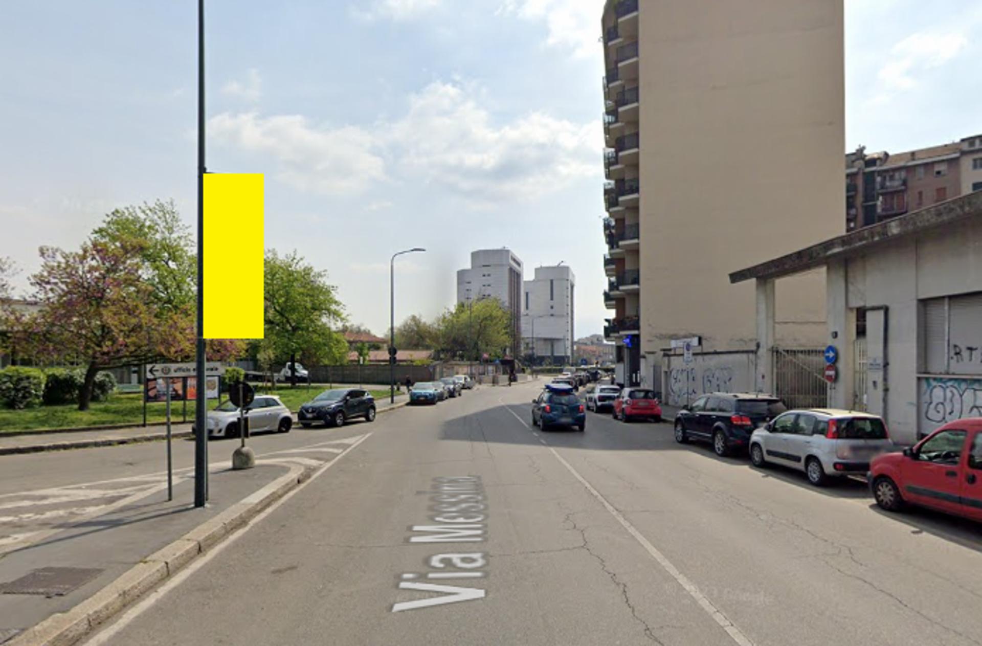 Impianto VERTICAL BANNER a Milano, in zona Osteria dei Poeti