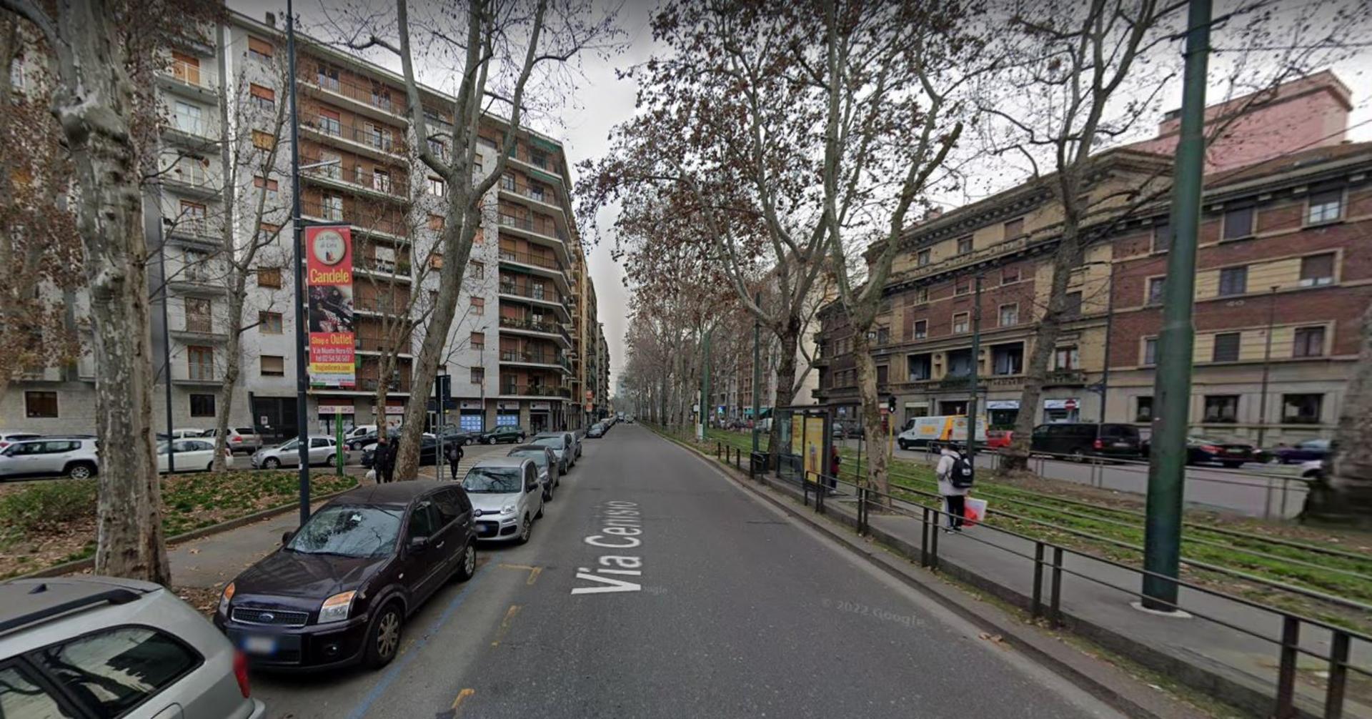Impianto VERTICAL BANNER a Milano, in zona Bar Armony