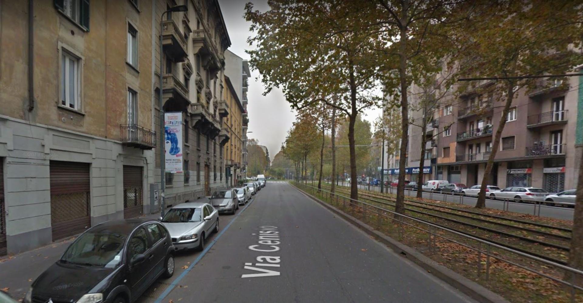 Impianto VERTICAL BANNER a Milano, in zona Tempur