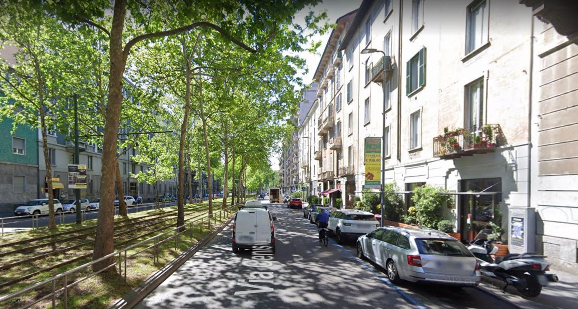 Impianto VERTICAL BANNER a Milano, in zona Tempur