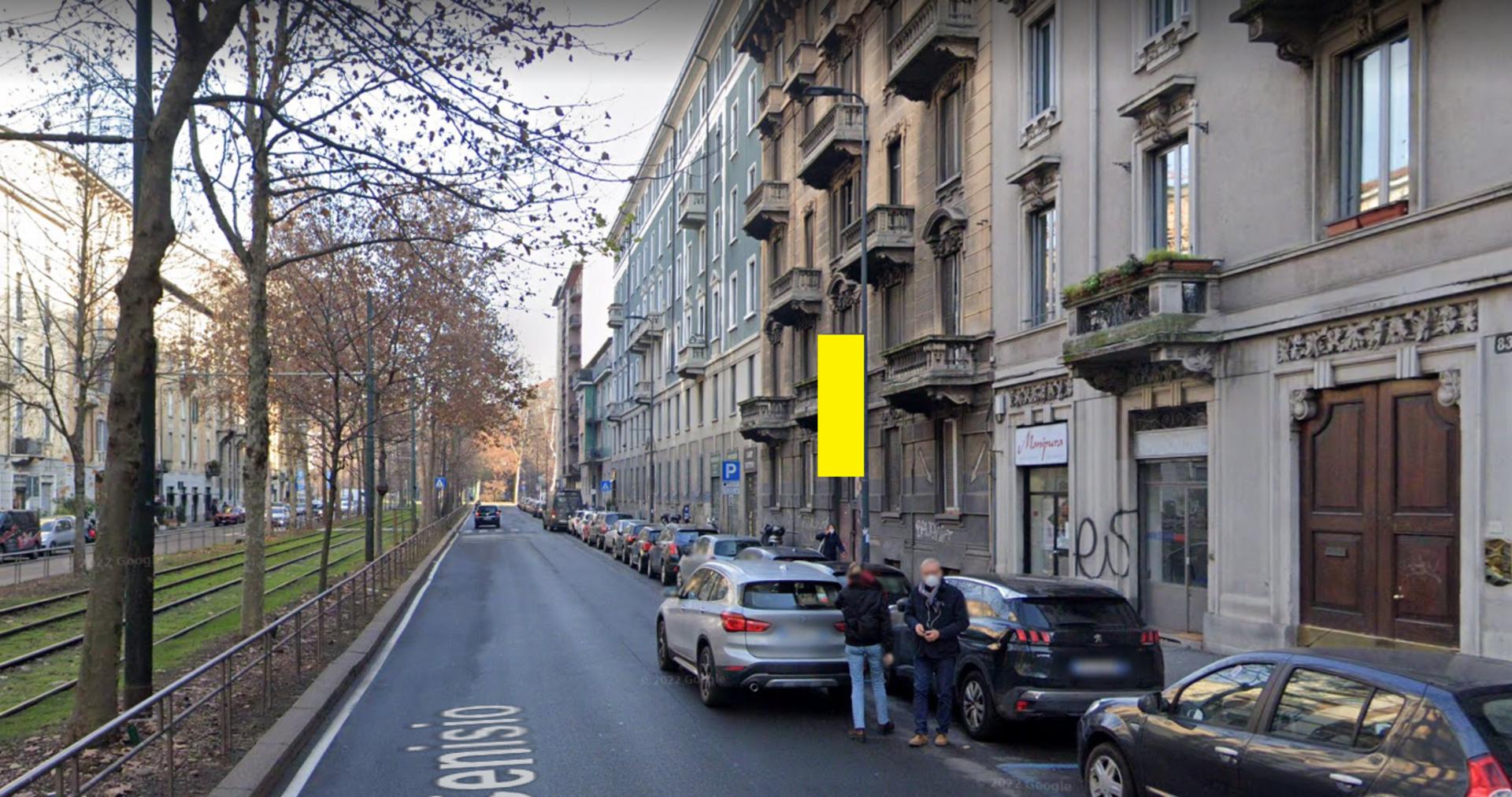 Impianto VERTICAL BANNER a Milano, in zona Piccola Ischia
