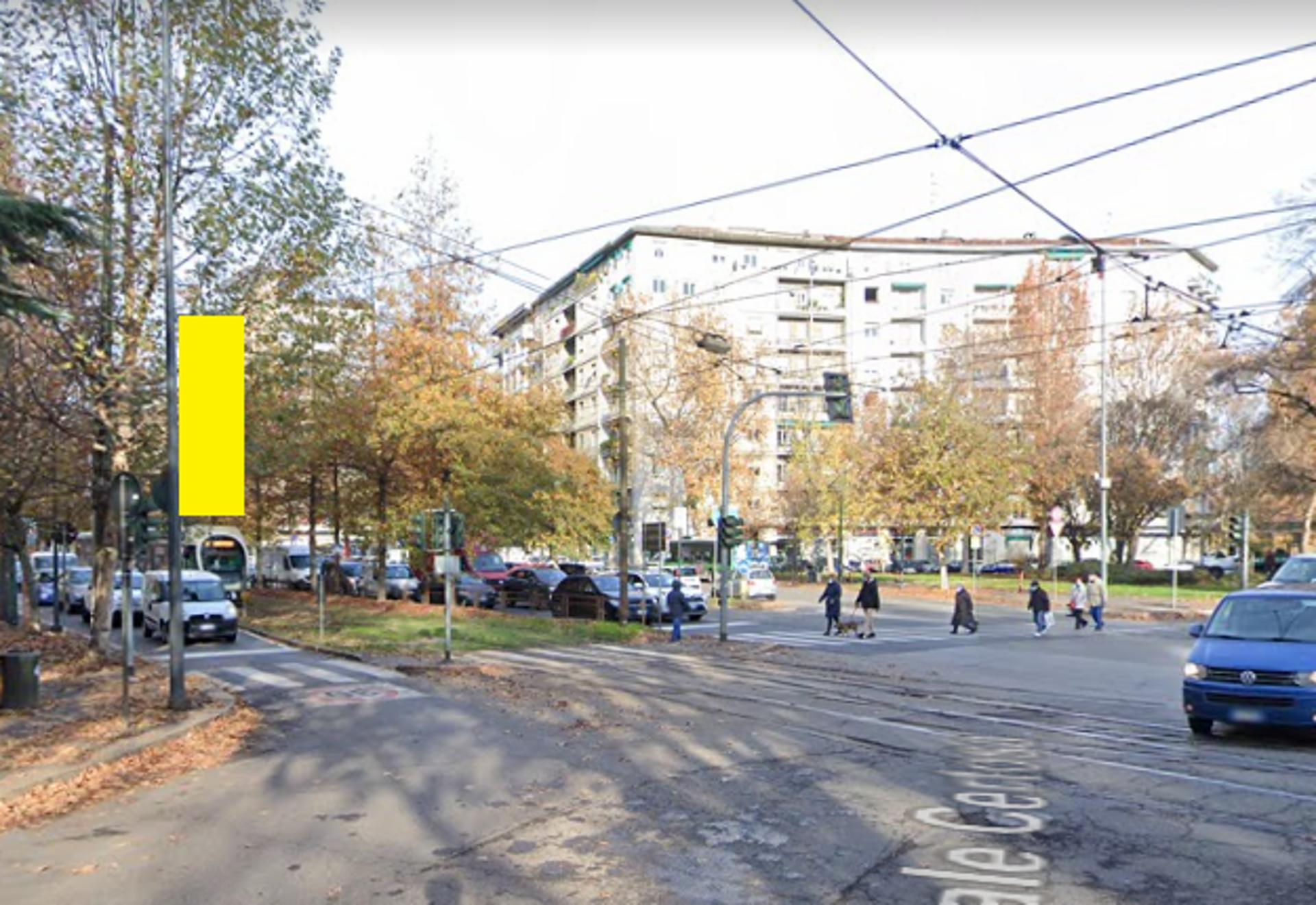 Impianto VERTICAL BANNER a Milano, in zona Alcazar Milano
