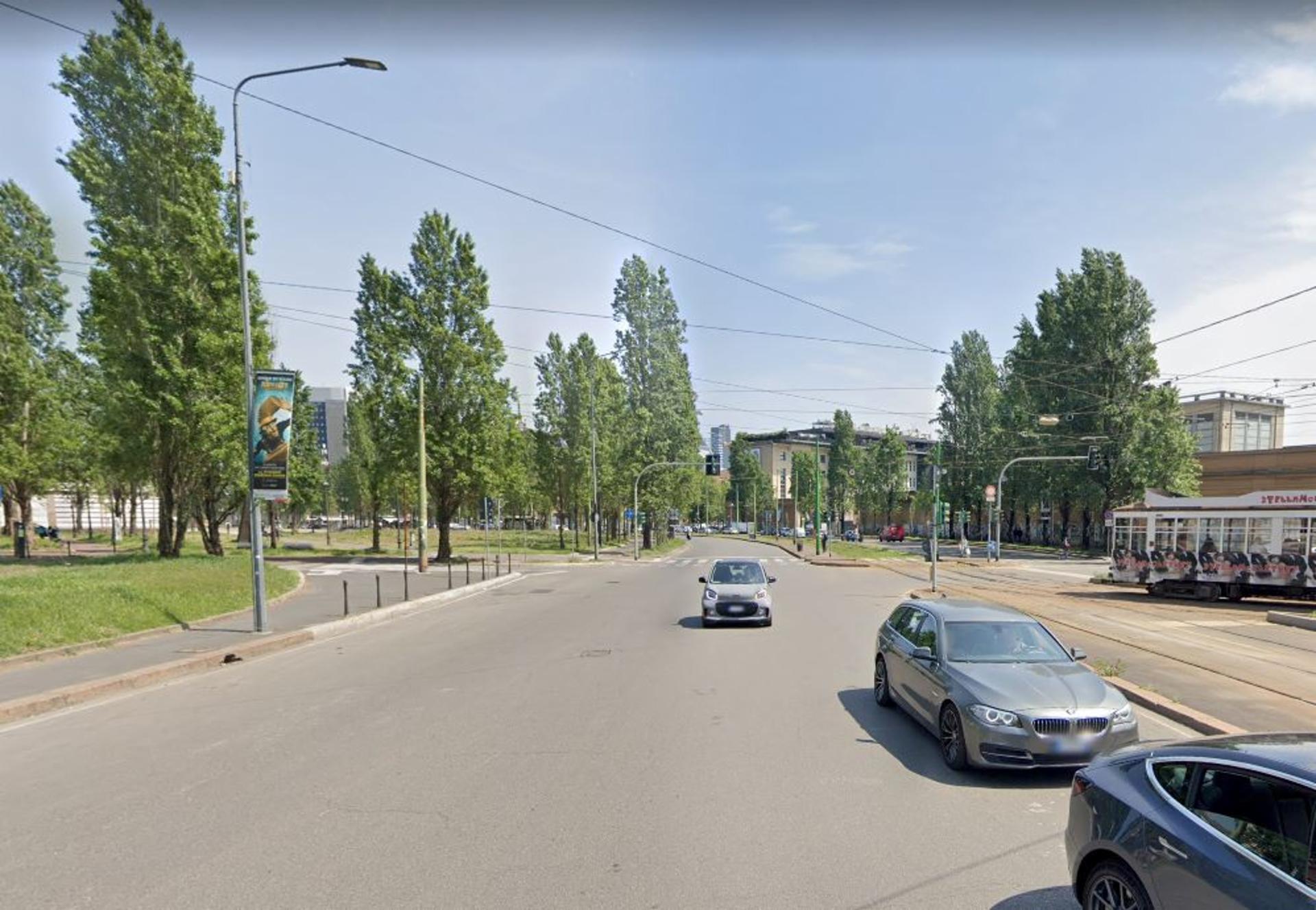 Impianto VERTICAL BANNER a Milano, in zona Chao Hot Pot