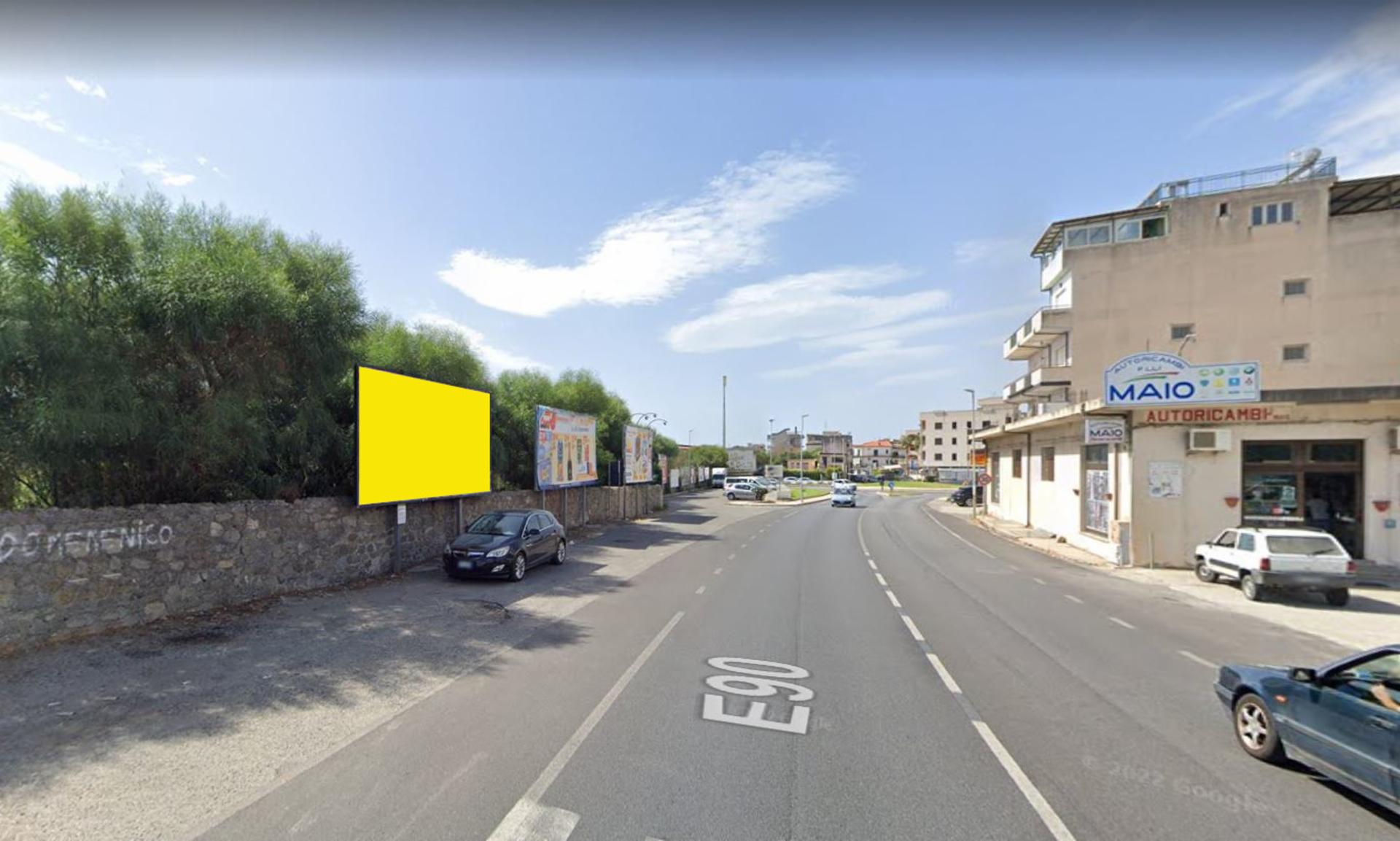 Impianto 6 X 3 a Caulonia, in zona Bar Rainbow